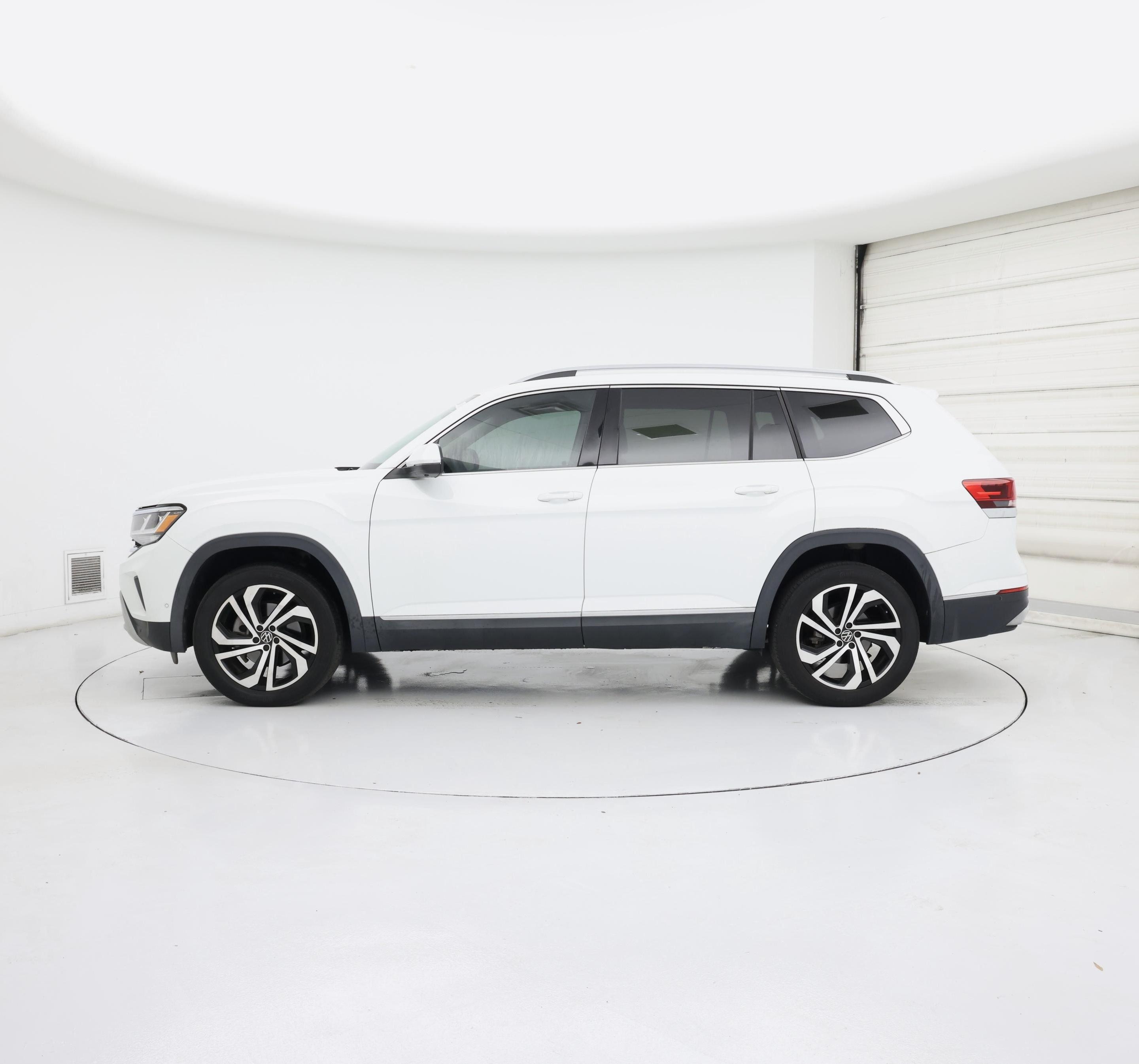 Thumbnail: 2021 Volkswagen Atlas - 3