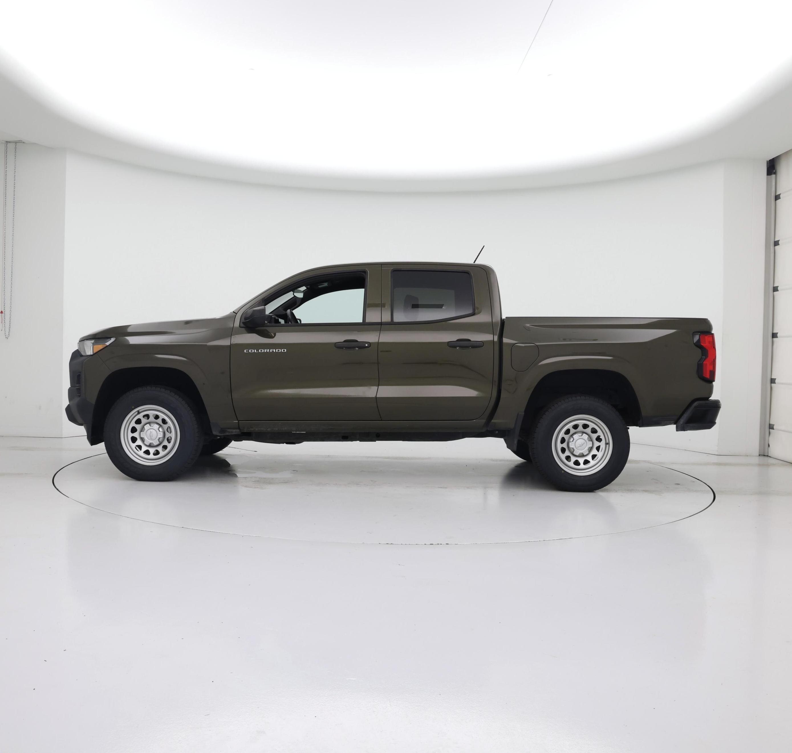 Thumbnail: 2023 Chevrolet Colorado - 3