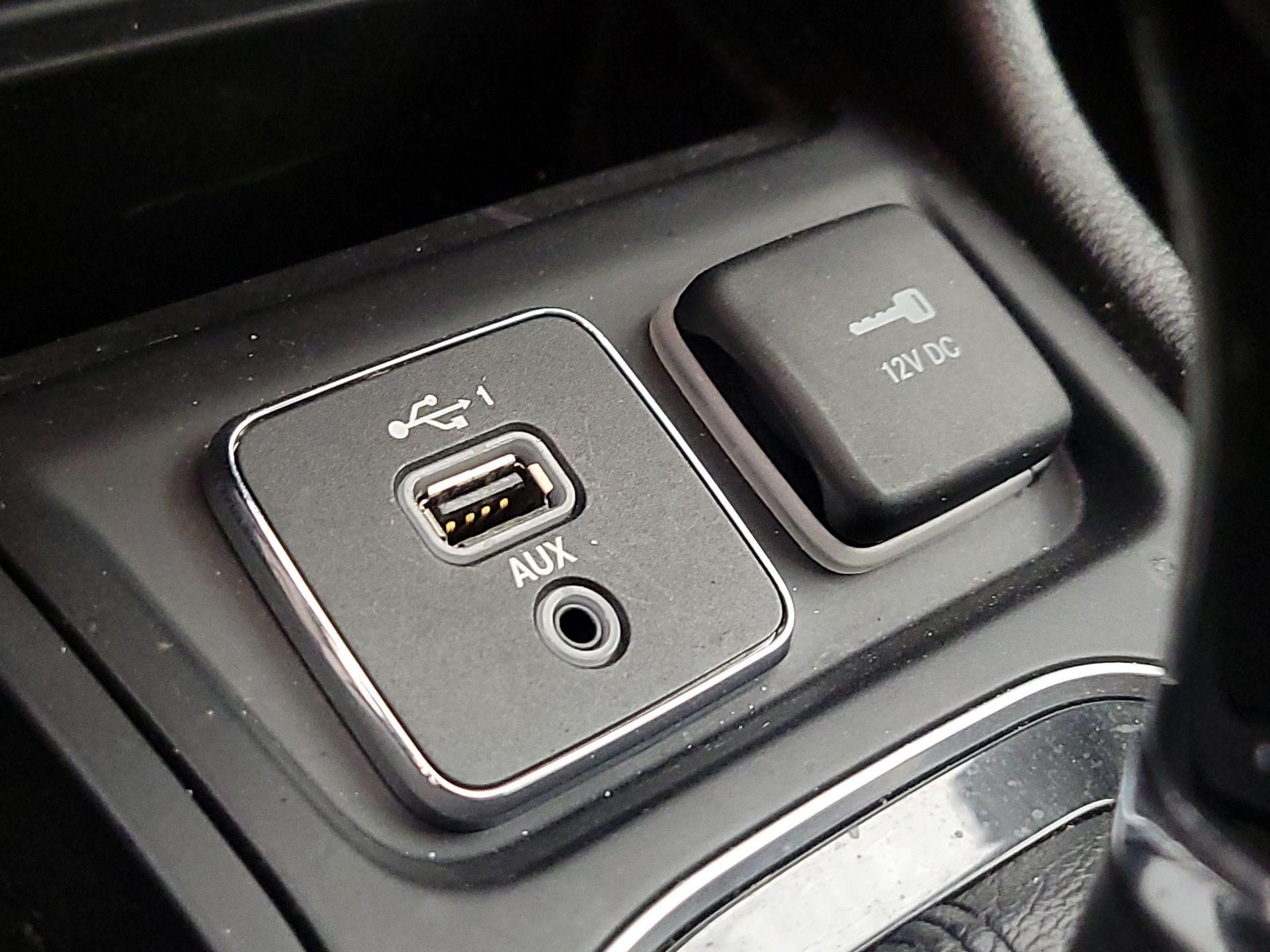 Thumbnail: 2020 Jeep Cherokee - 18