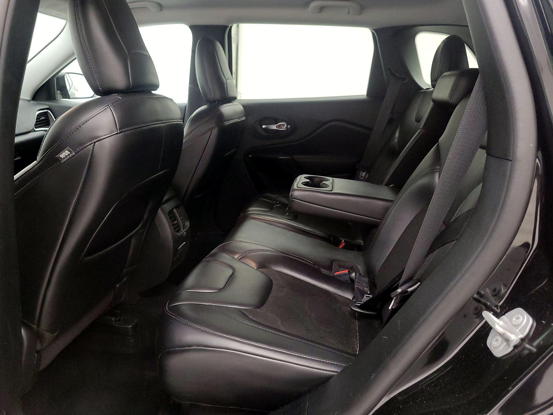 Thumbnail: 2020 Jeep Cherokee - 19