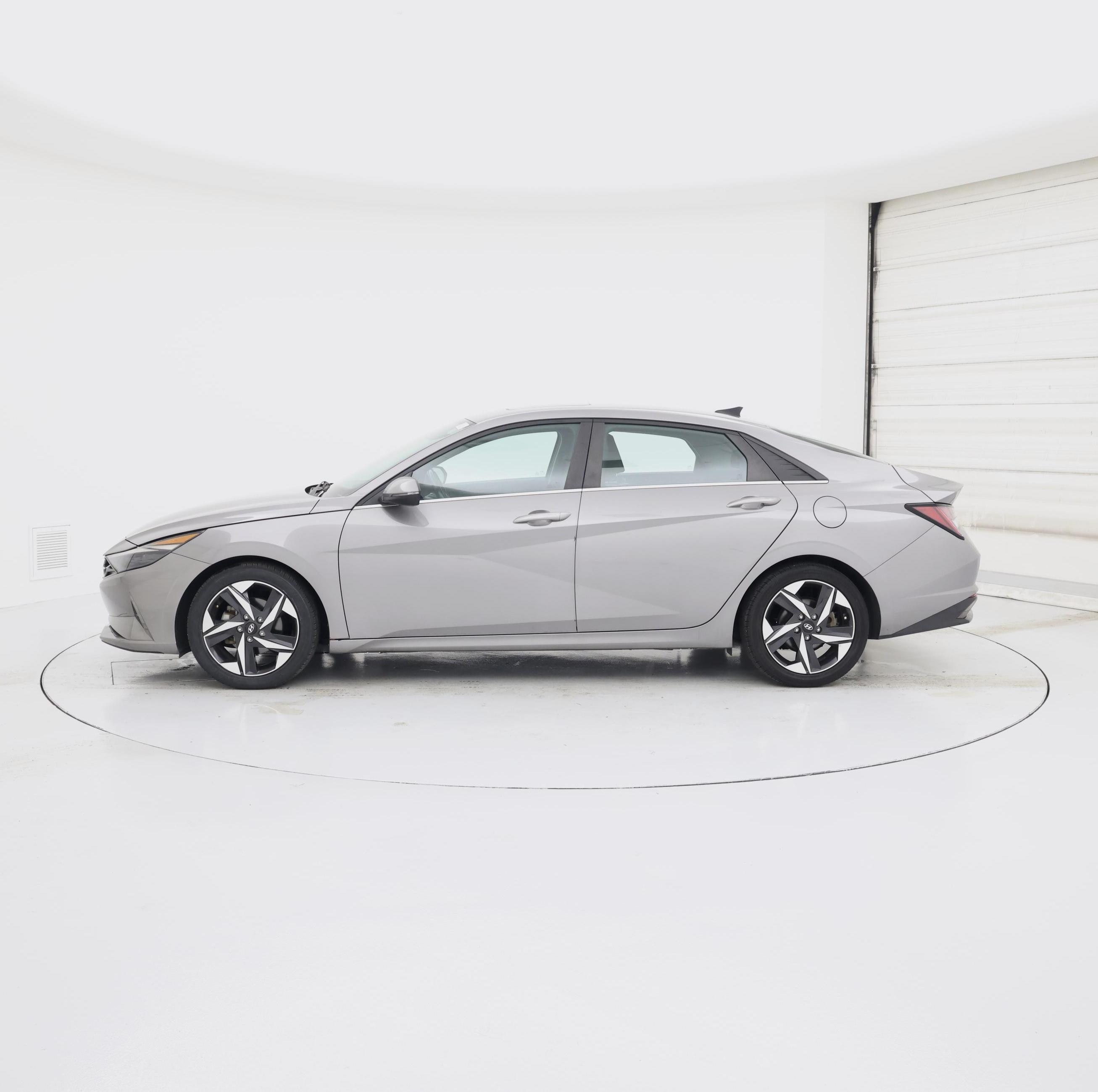 Thumbnail: 2021 Hyundai Elantra - 3