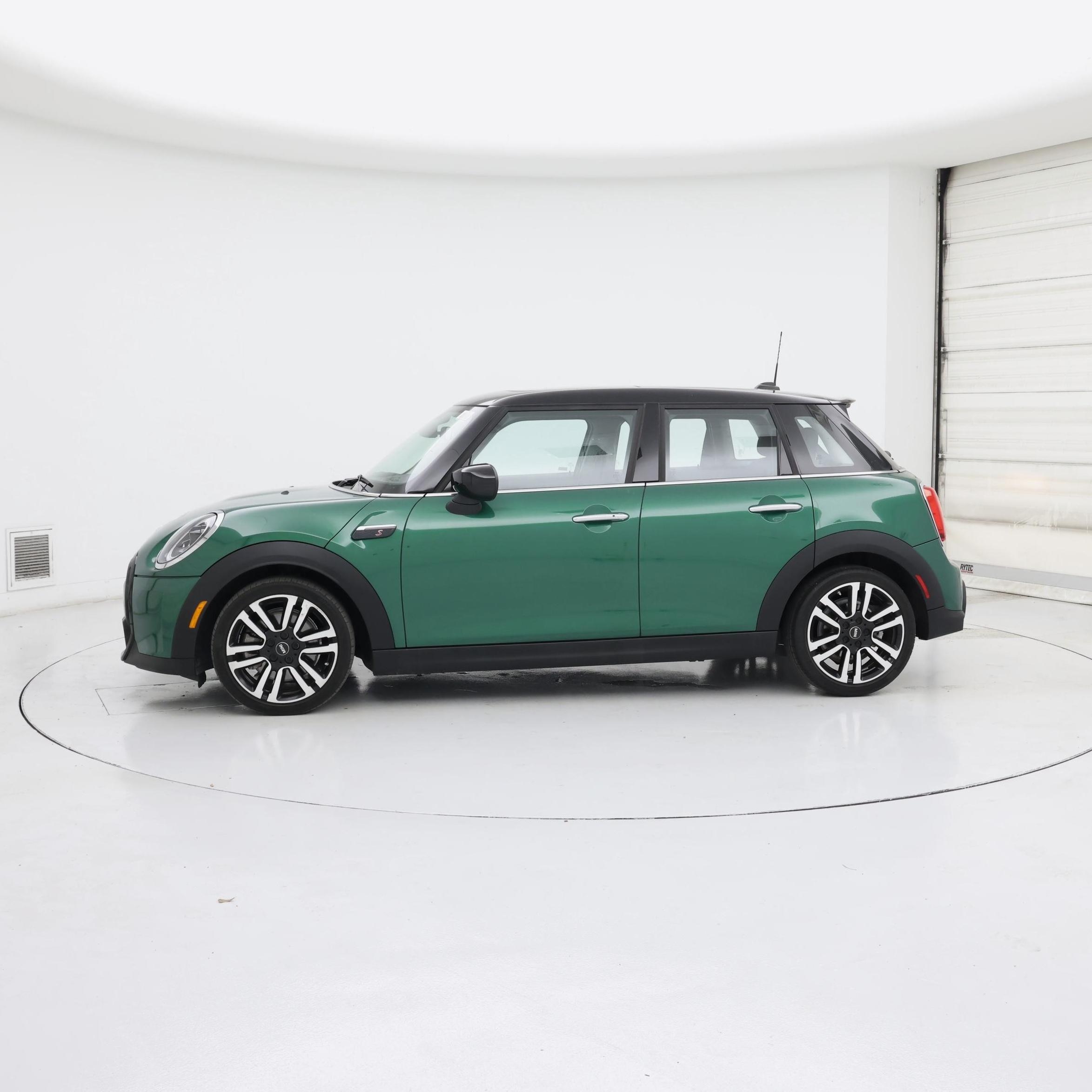 Thumbnail: 2023 MINI Cooper Hardtop - 3