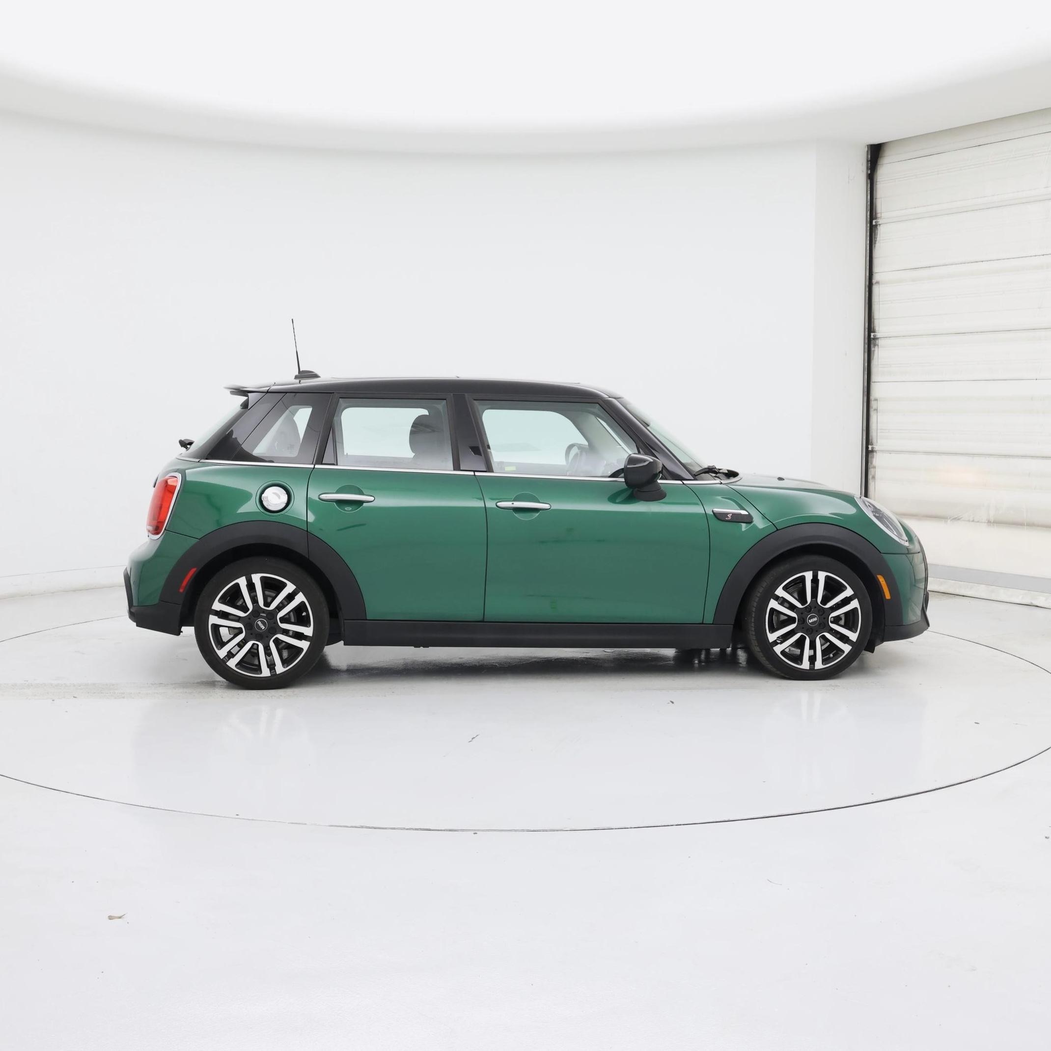 Thumbnail: 2023 MINI Cooper Hardtop - 7