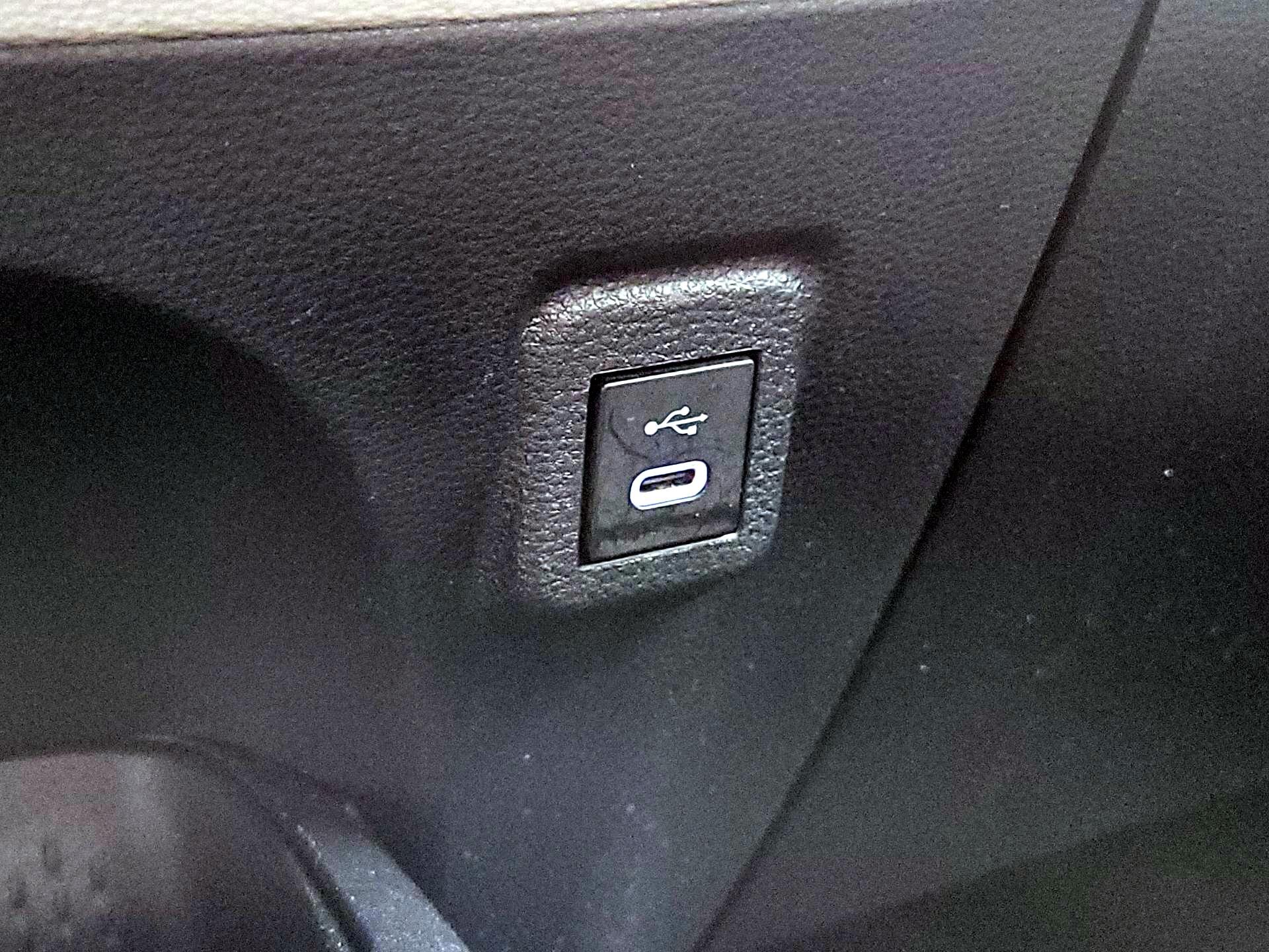 Thumbnail: 2025 Toyota Corolla - 18