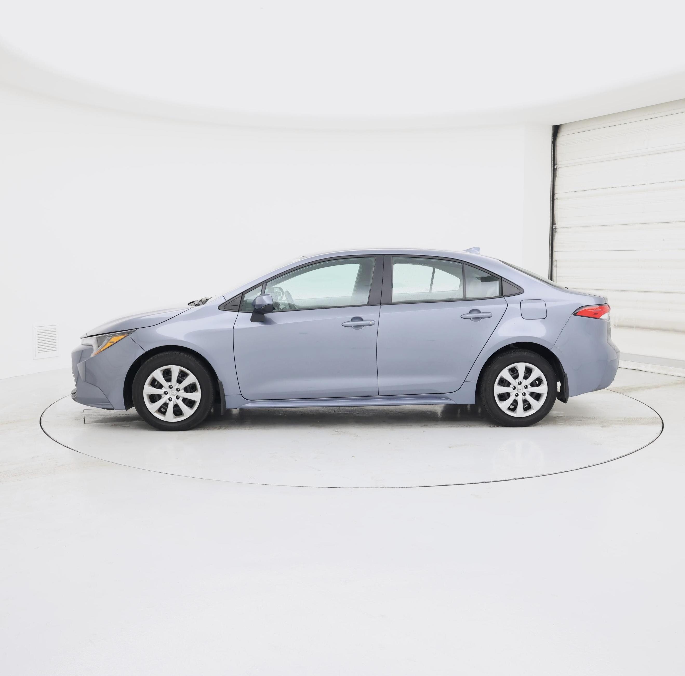 Thumbnail: 2025 Toyota Corolla - 3