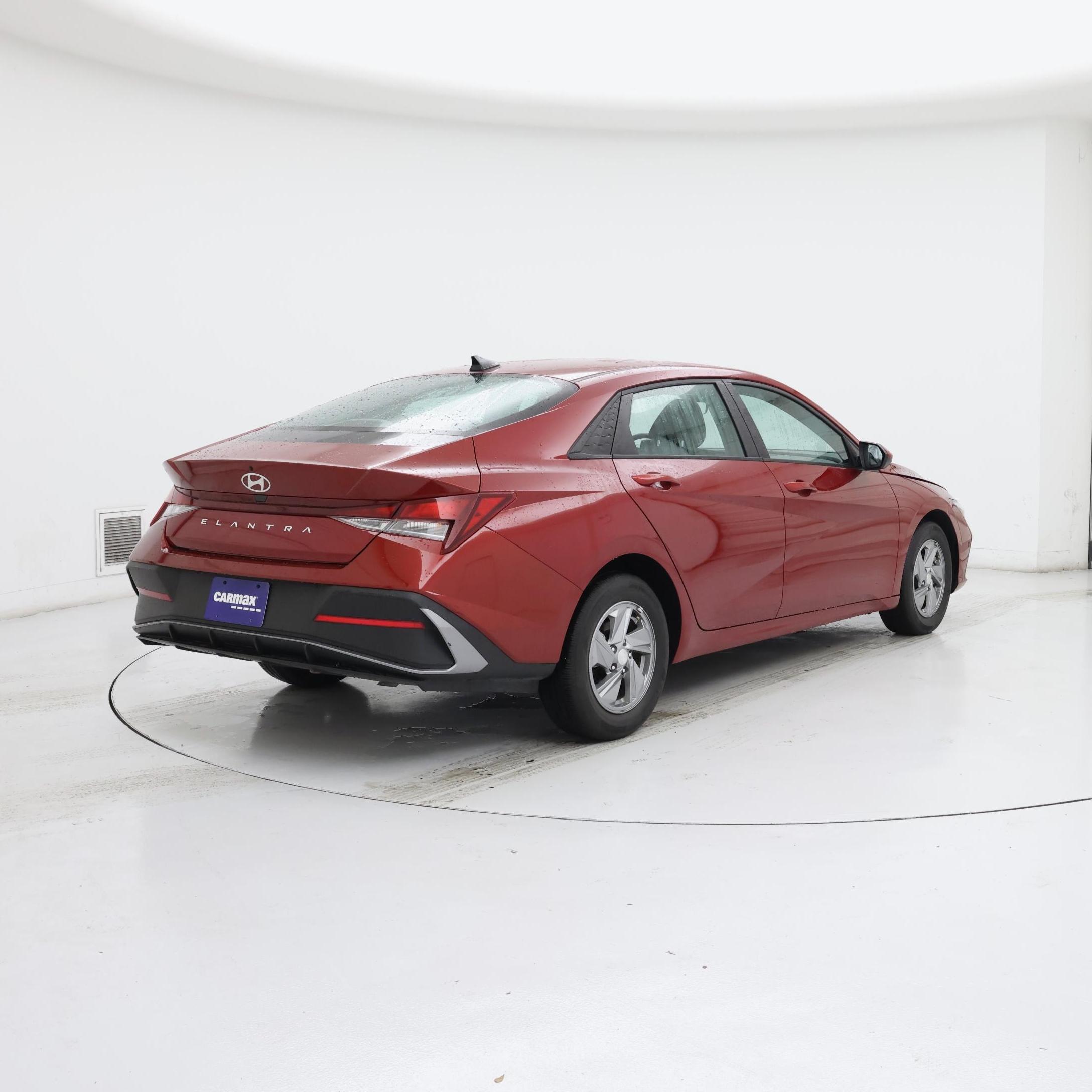 Thumbnail: 2024 Hyundai Elantra - 8