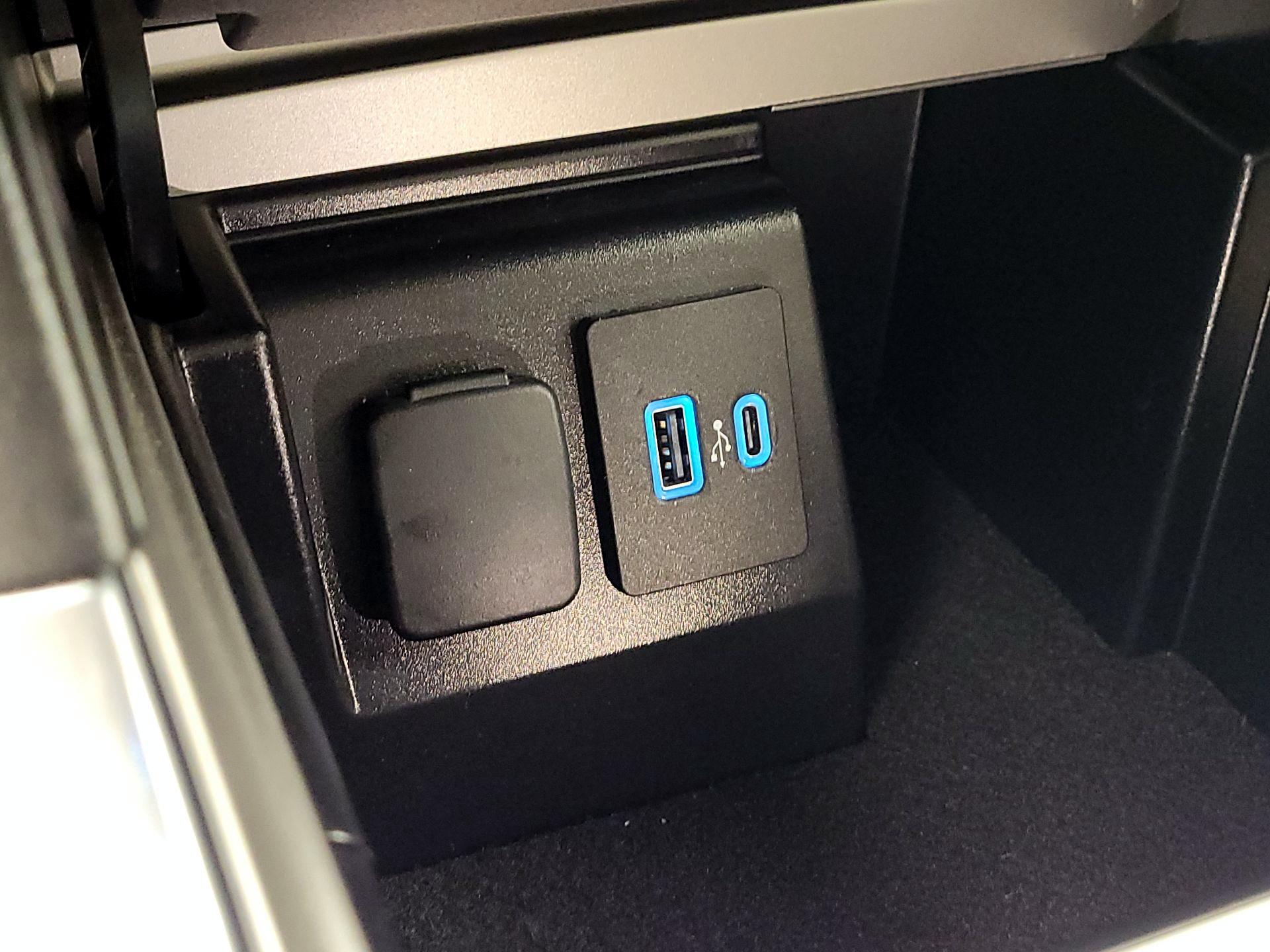 Thumbnail: 2023 Ford Explorer - 18