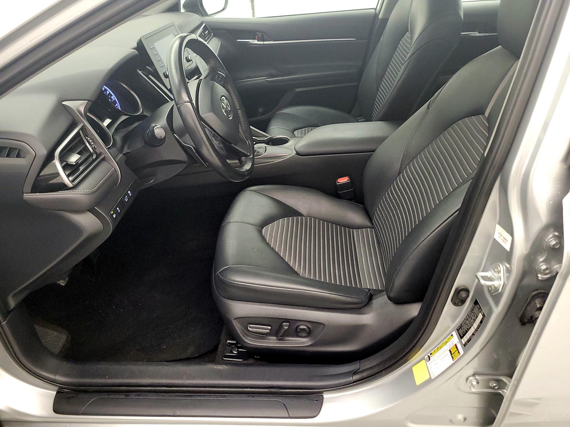 Thumbnail: 2021 Toyota Camry - 11