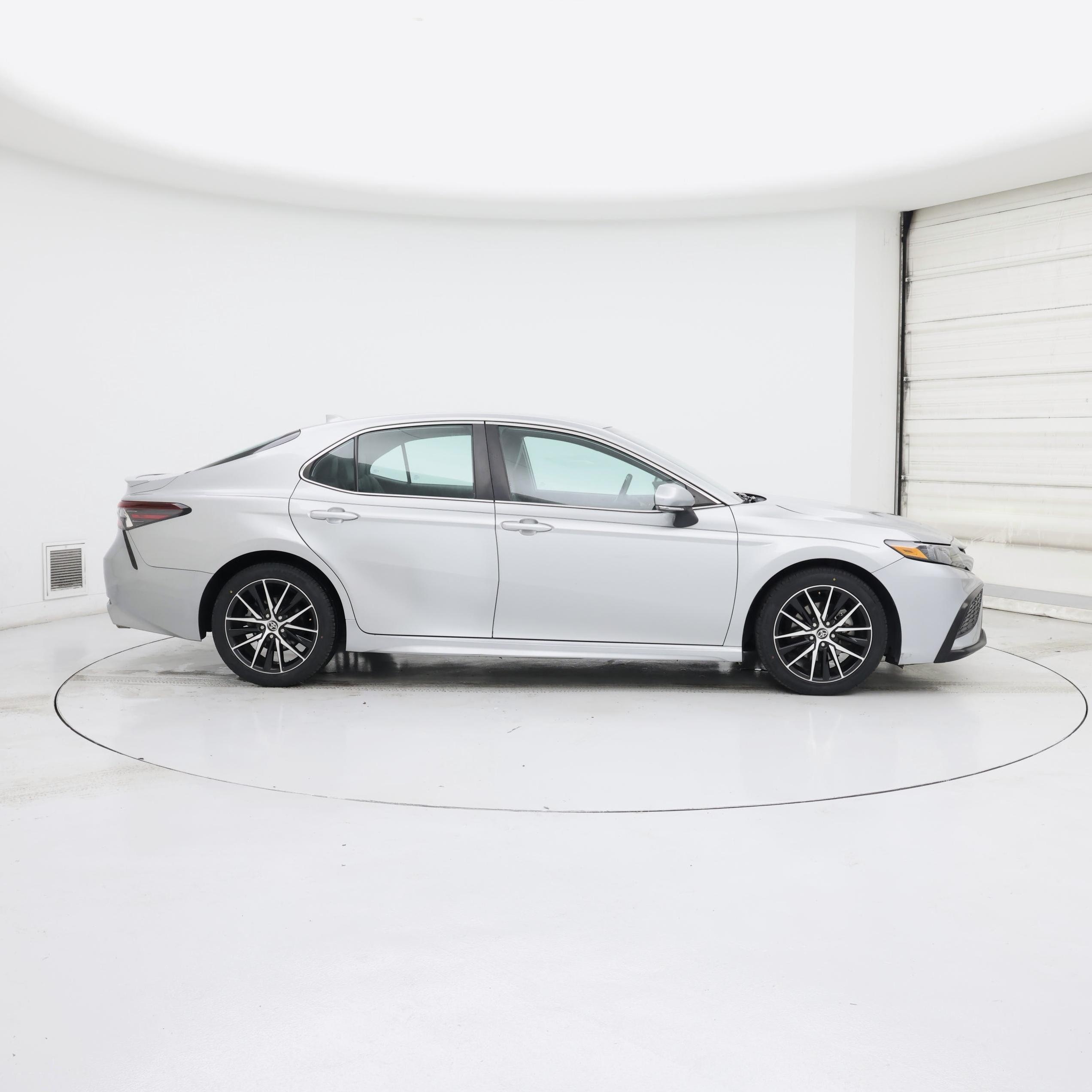 Thumbnail: 2021 Toyota Camry - 7