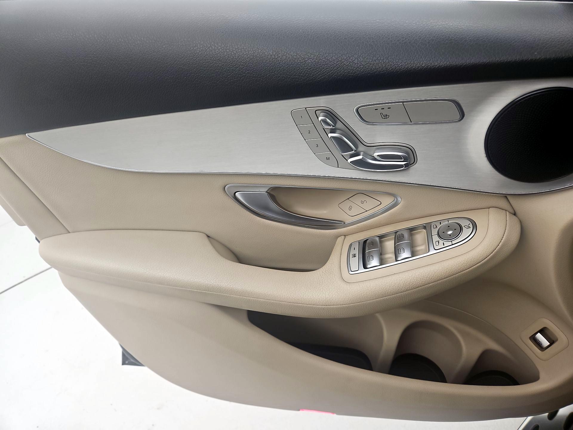 Thumbnail: 2020 Mercedes-Benz GLC - 12