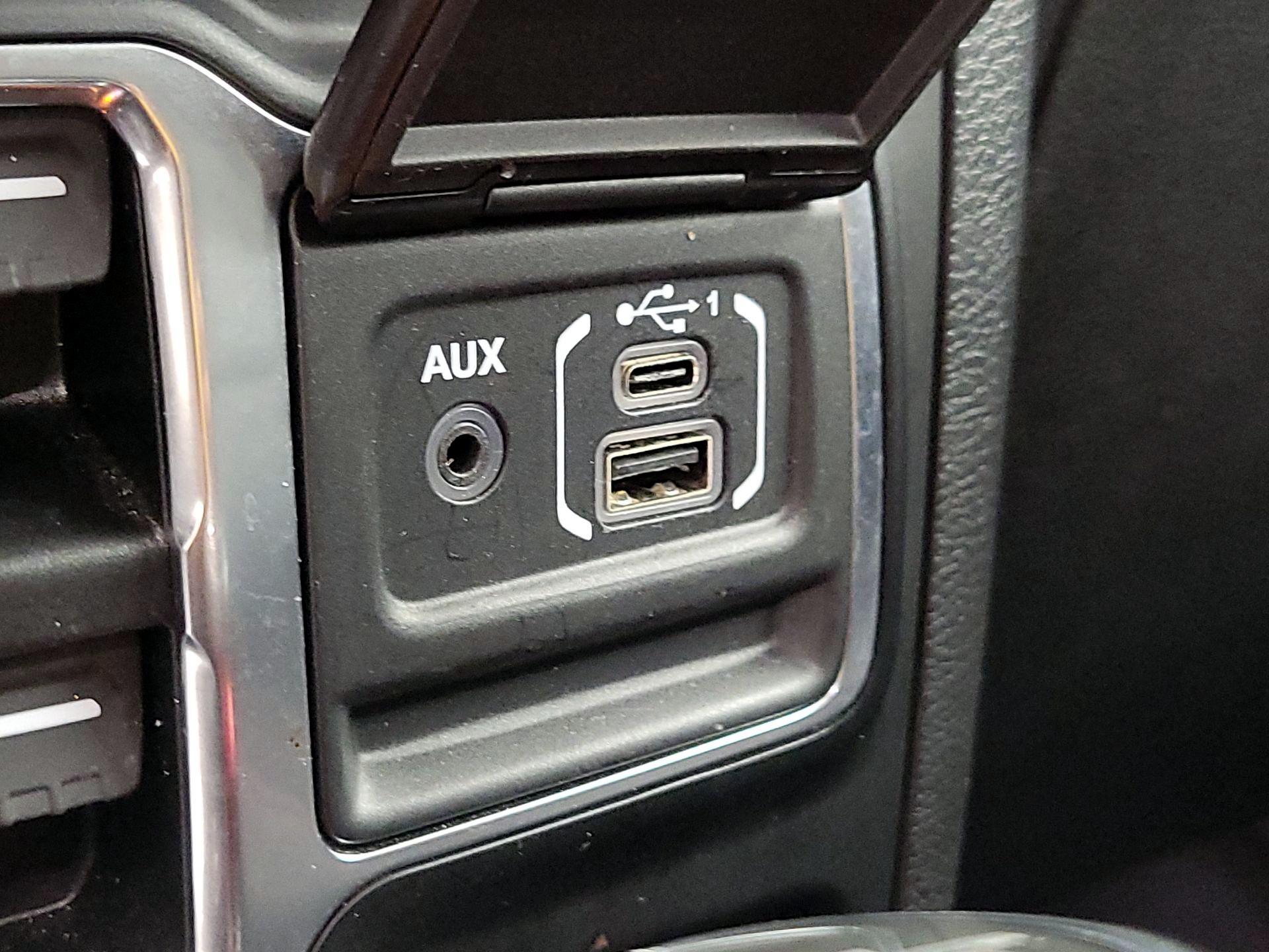 Thumbnail: 2022 Jeep Gladiator - 18