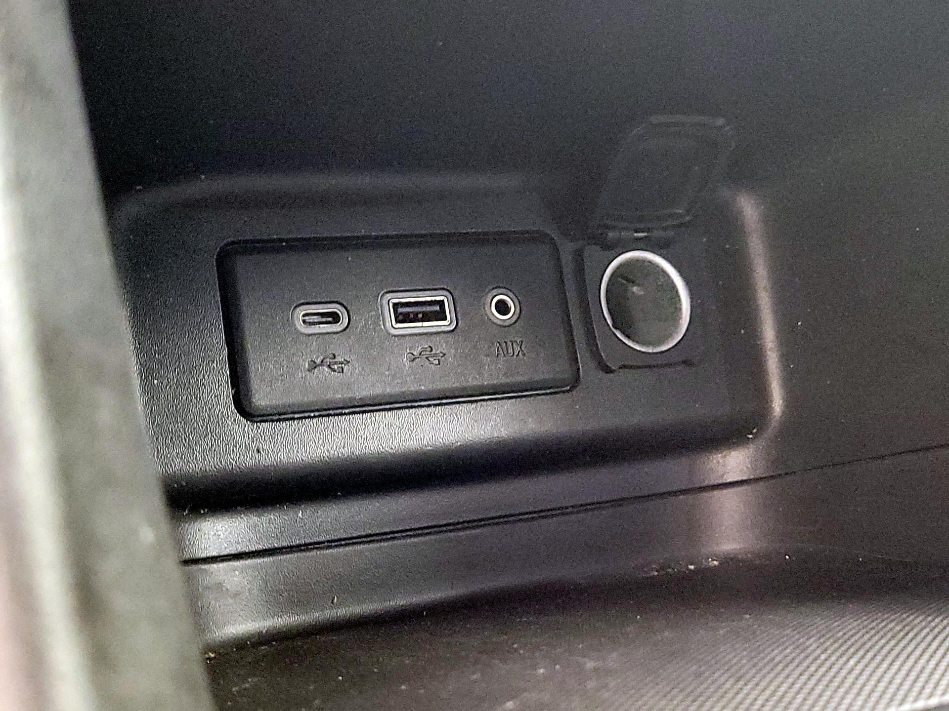 Thumbnail: 2021 Chevrolet Equinox - 18