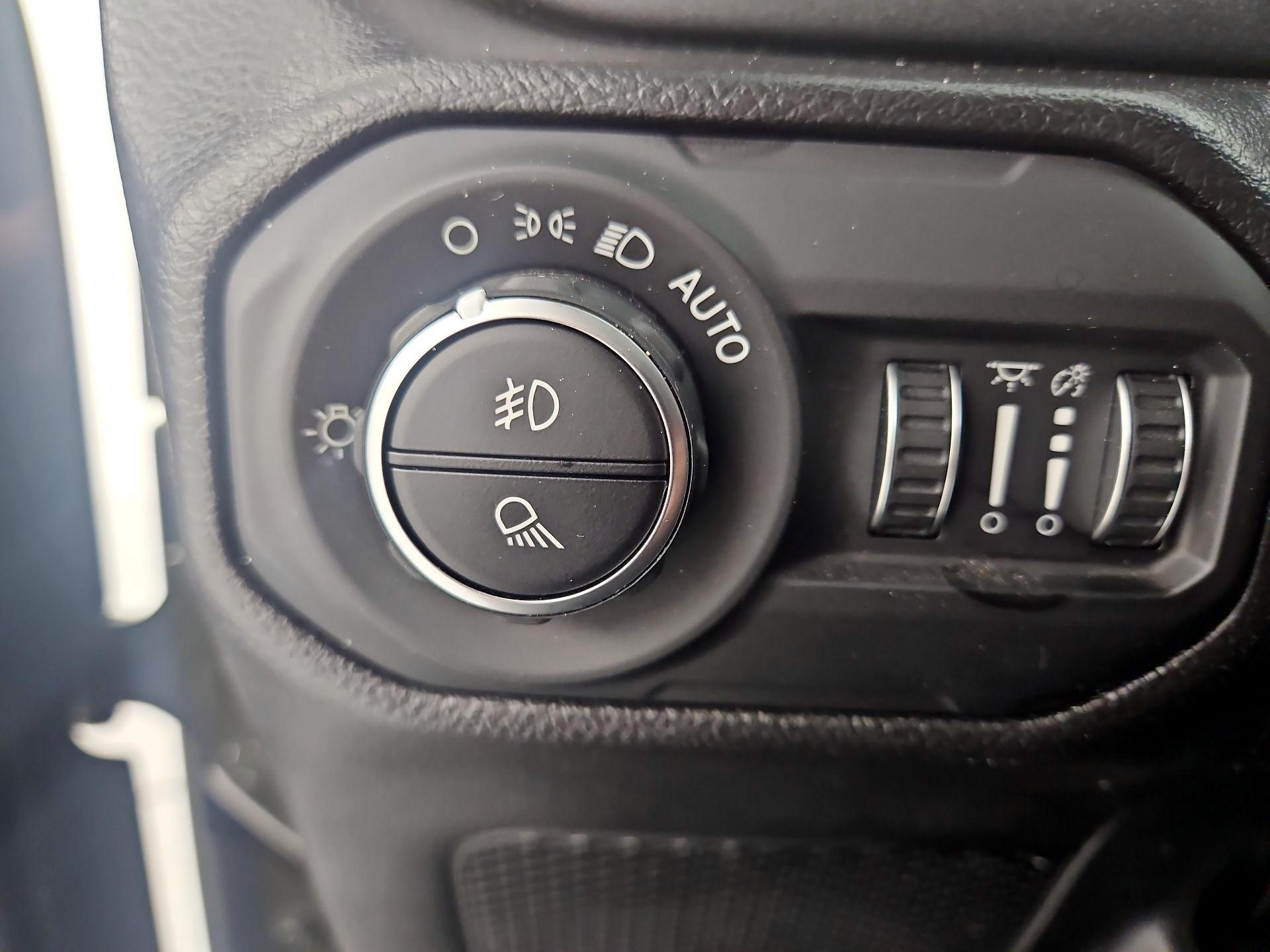 Thumbnail: 2022 Jeep Gladiator - 13