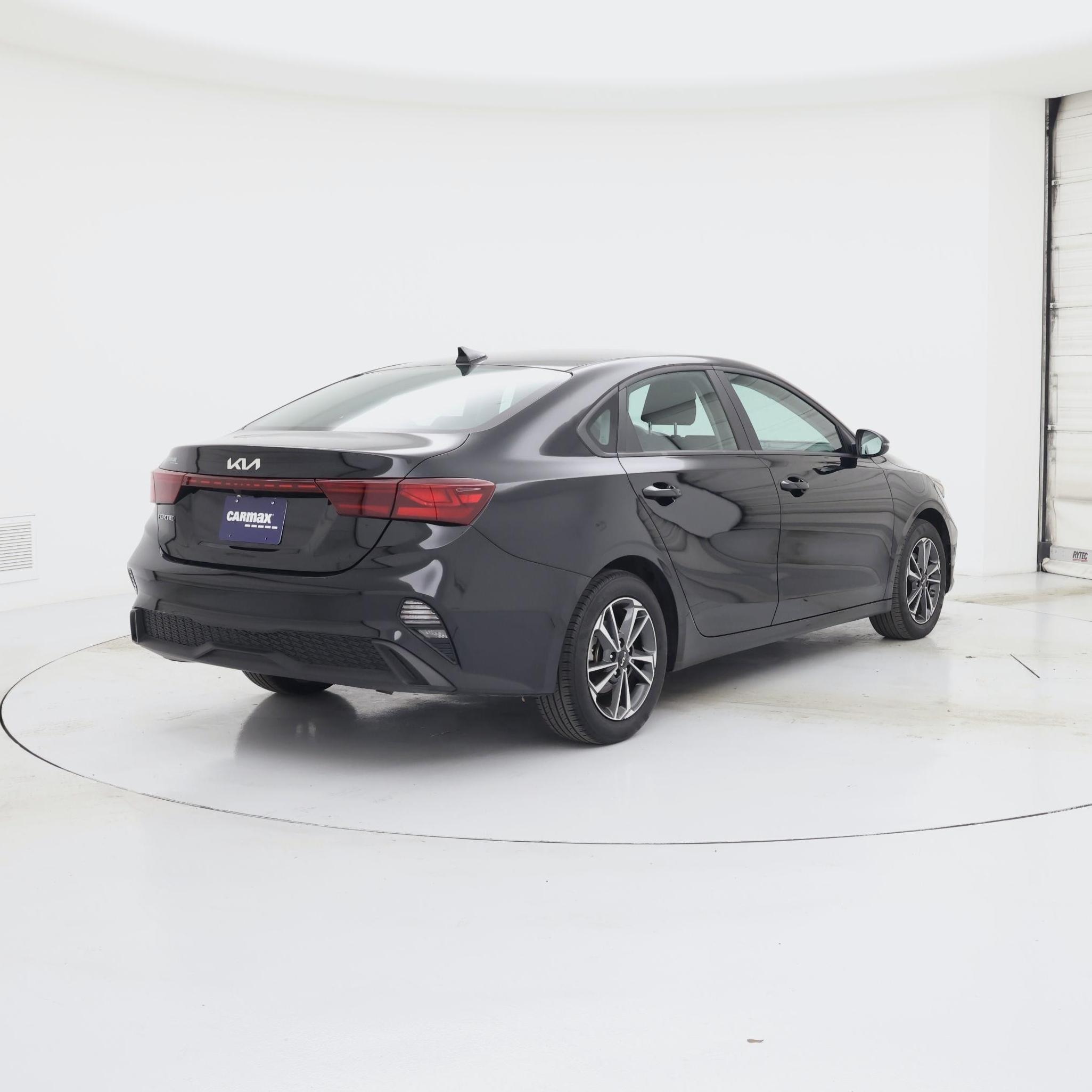 Thumbnail: 2024 Kia Forte - 8
