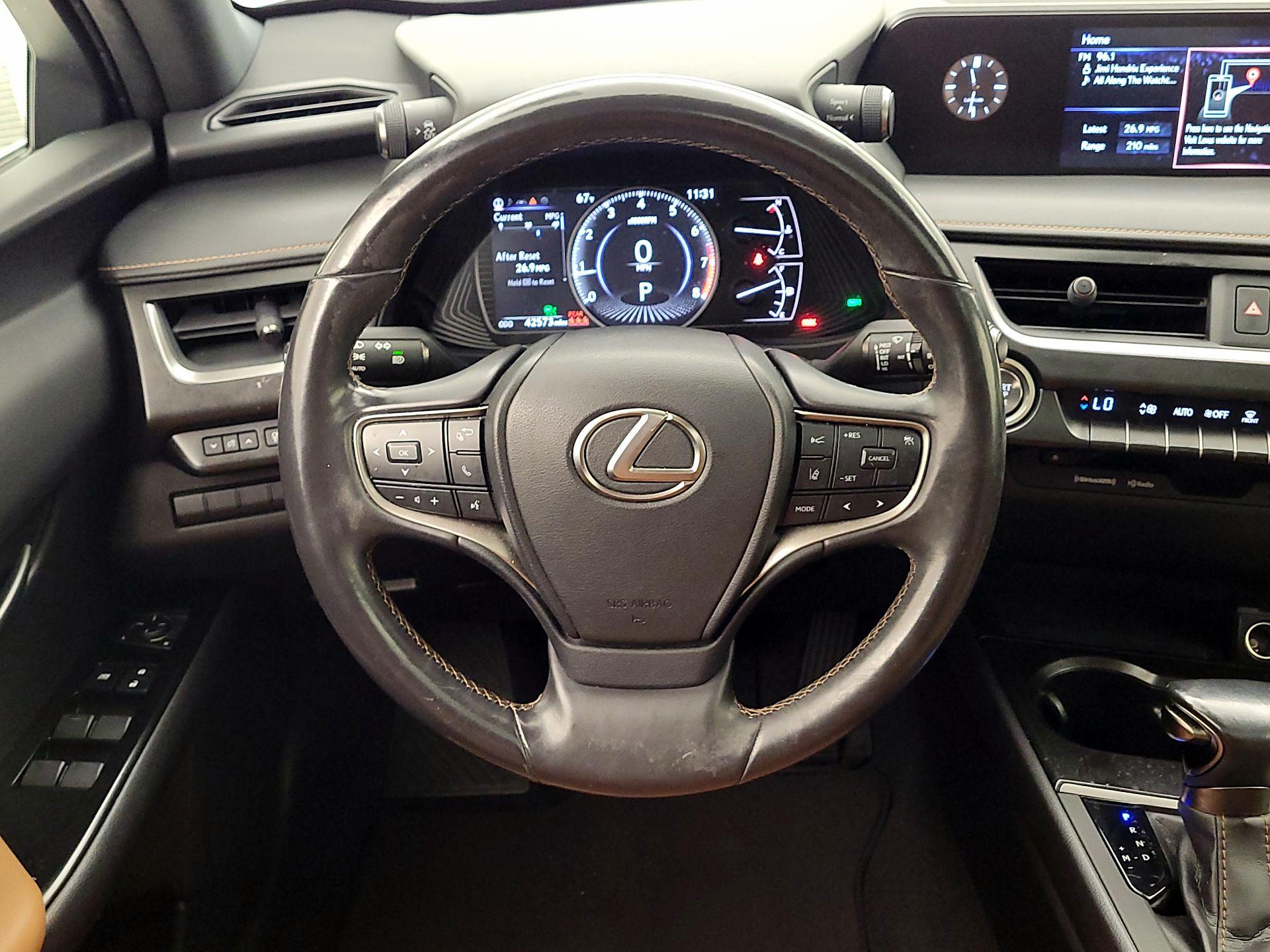 Thumbnail: 2021 Lexus UX - 10