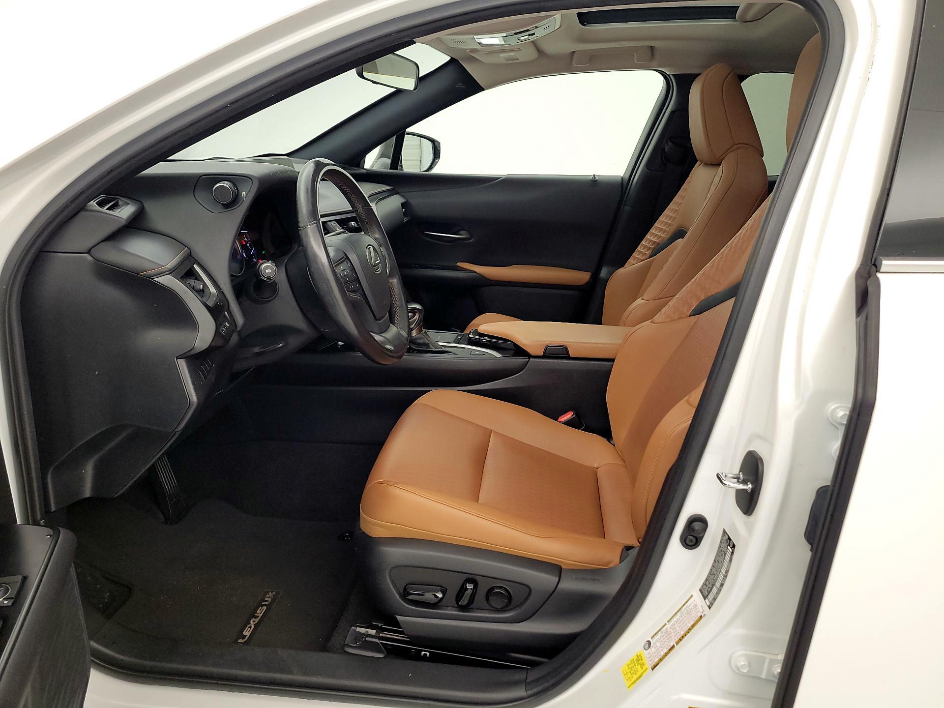 Thumbnail: 2021 Lexus UX - 11