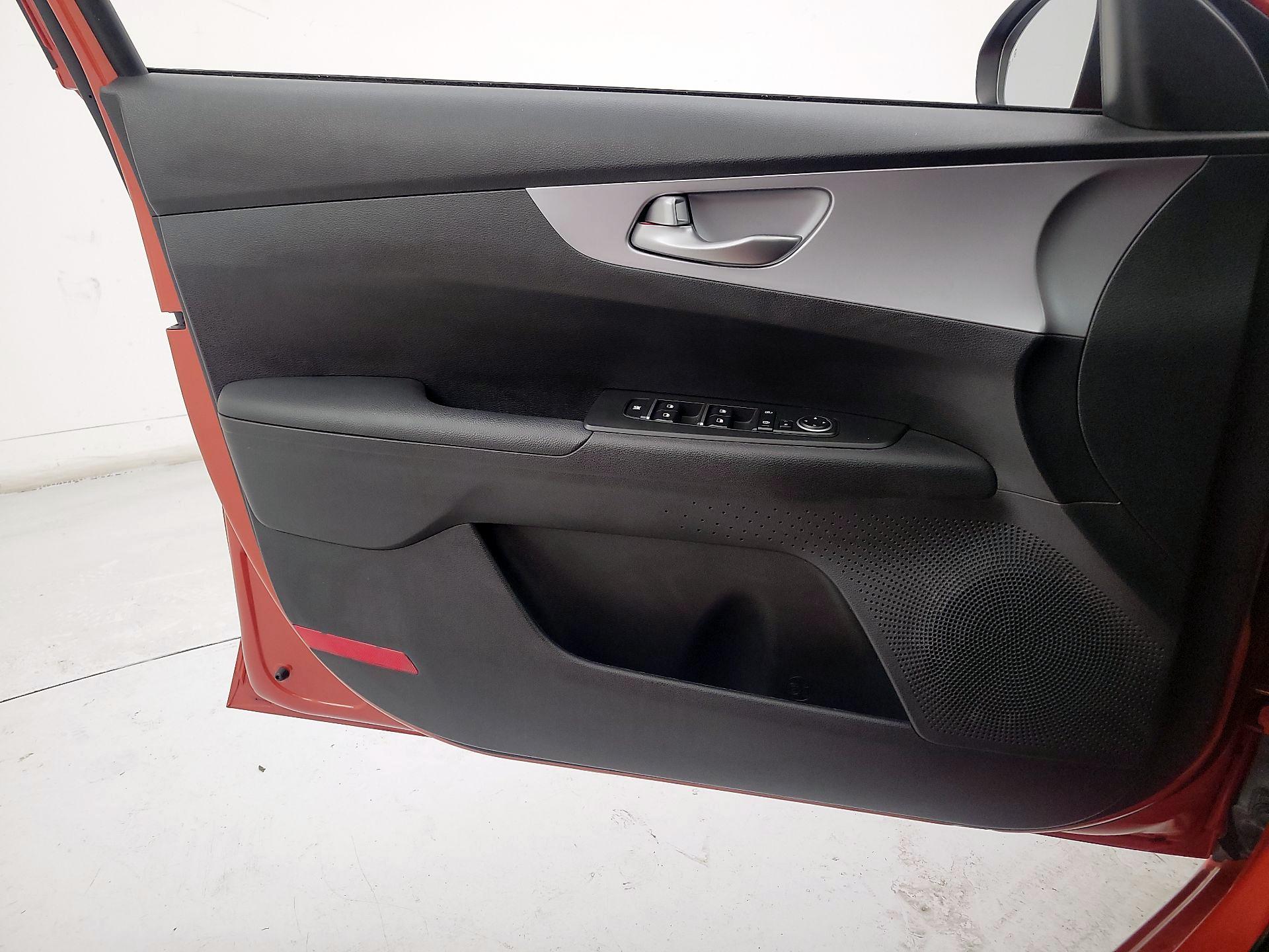 Thumbnail: 2023 Kia Forte - 12