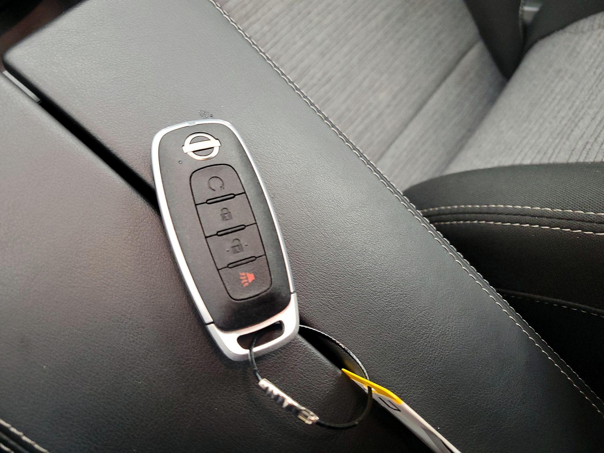 Thumbnail: 2023 Nissan Rogue - 18