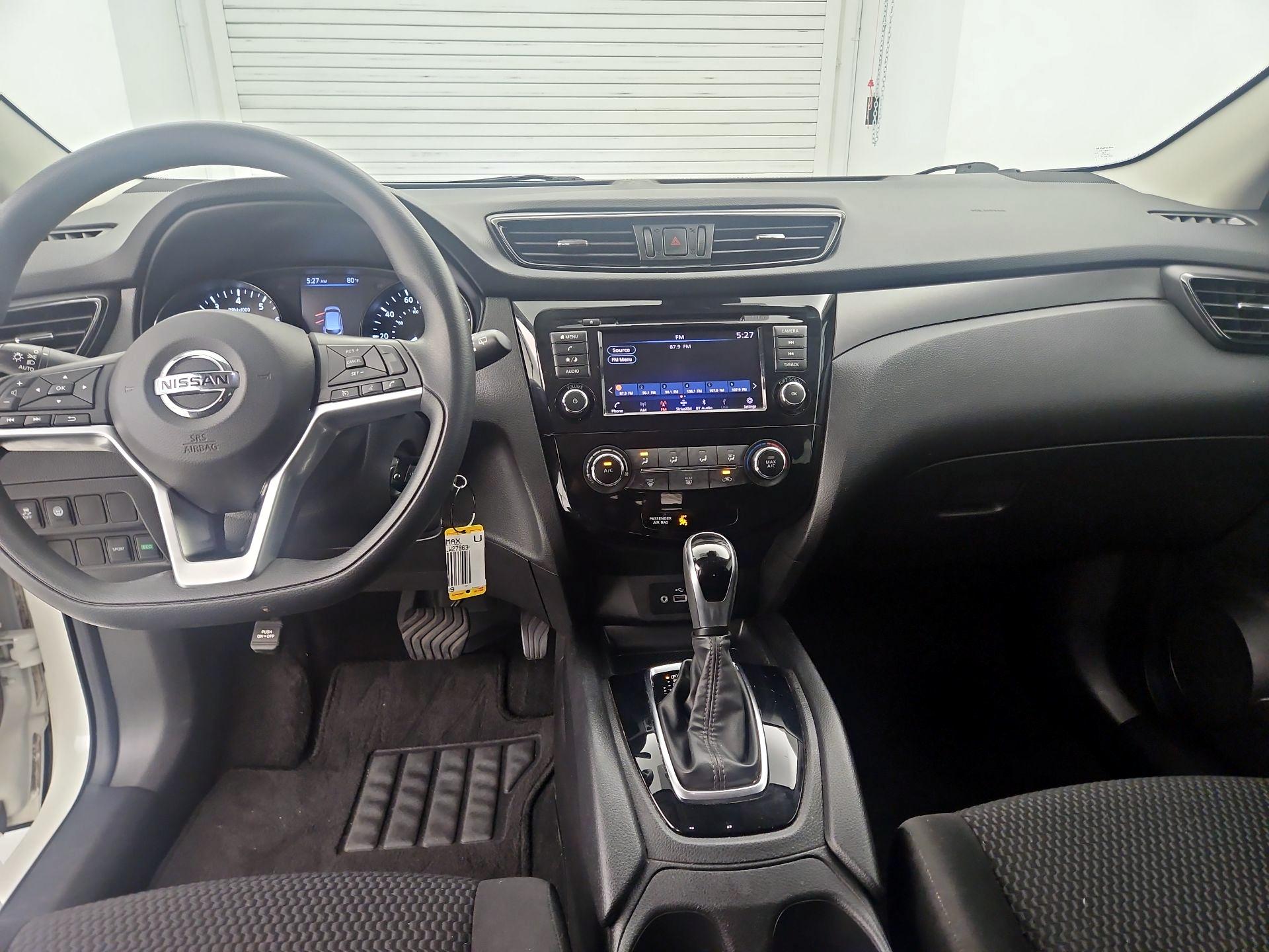 Thumbnail: 2020 Nissan Rogue Sport - 9