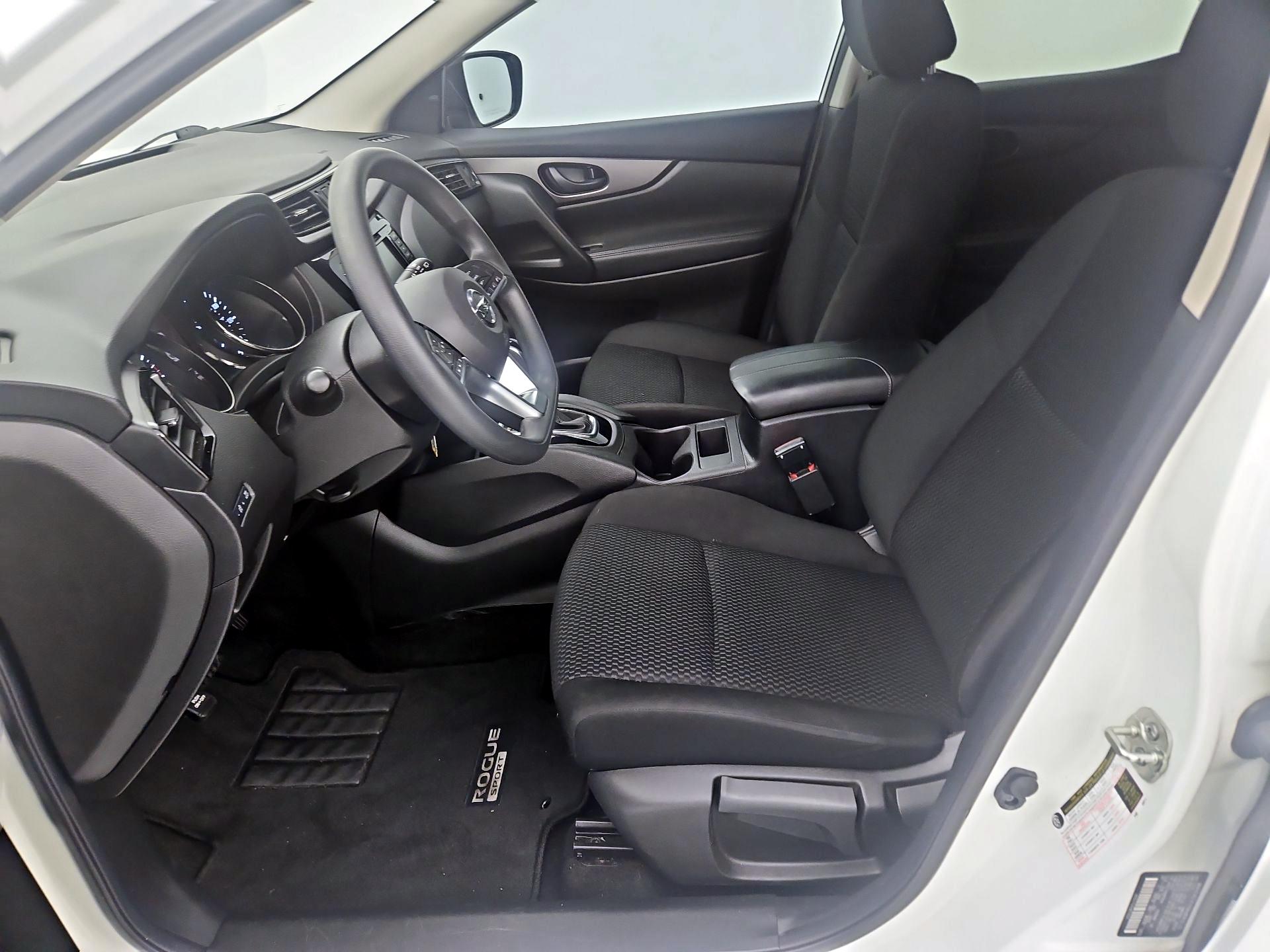 Thumbnail: 2020 Nissan Rogue Sport - 11