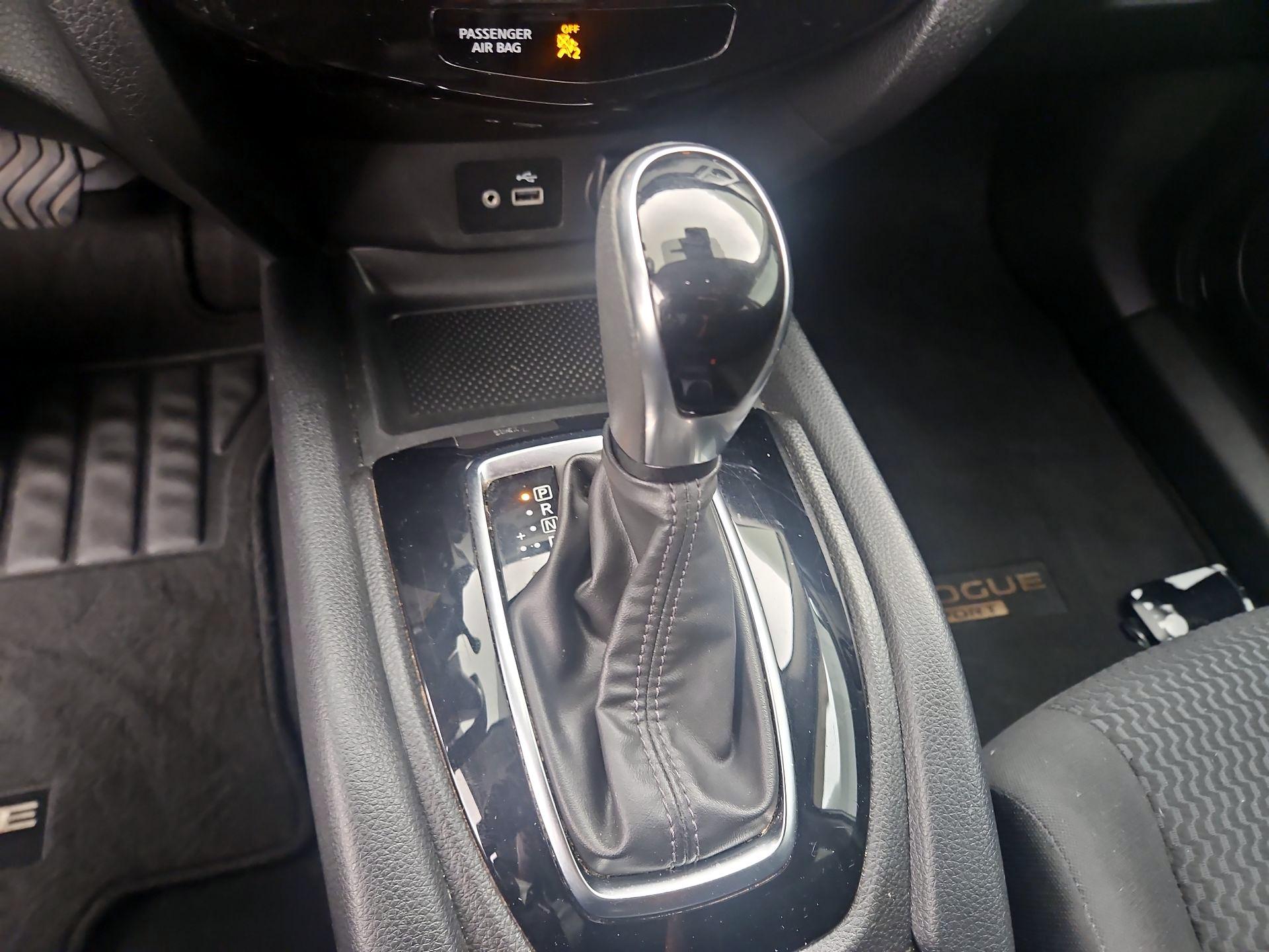 Thumbnail: 2020 Nissan Rogue Sport - 17