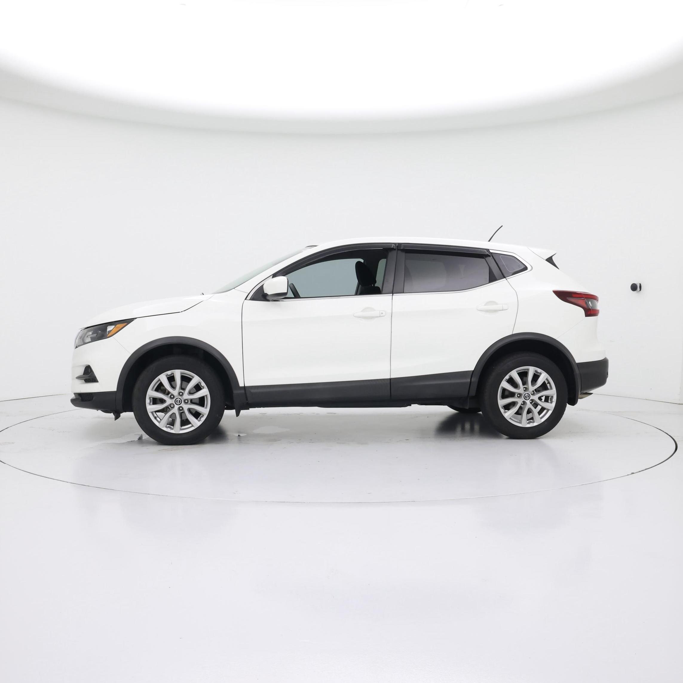 Thumbnail: 2020 Nissan Rogue Sport - 3