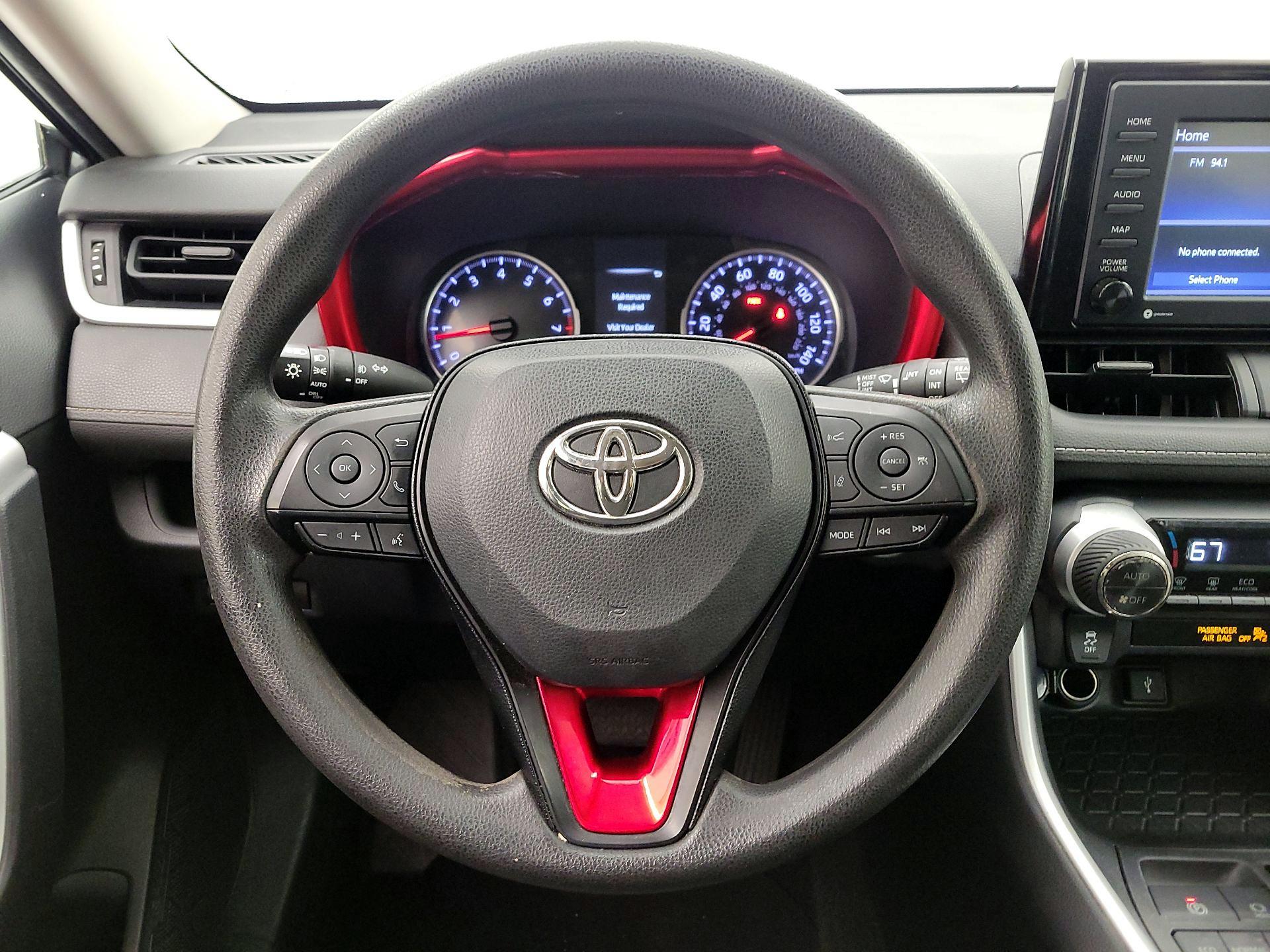 Thumbnail: 2021 Toyota RAV4 - 10