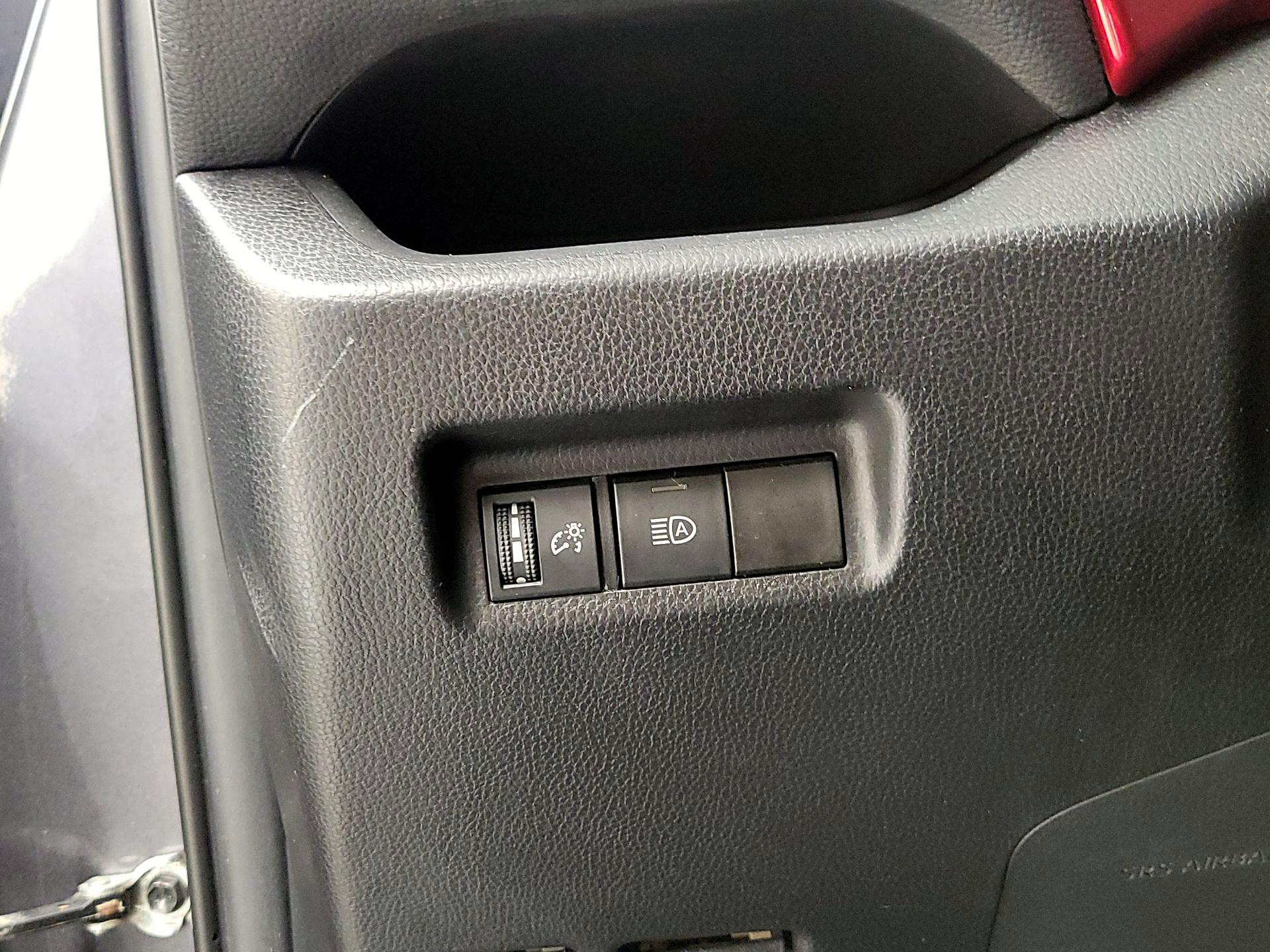 Thumbnail: 2021 Toyota RAV4 - 13