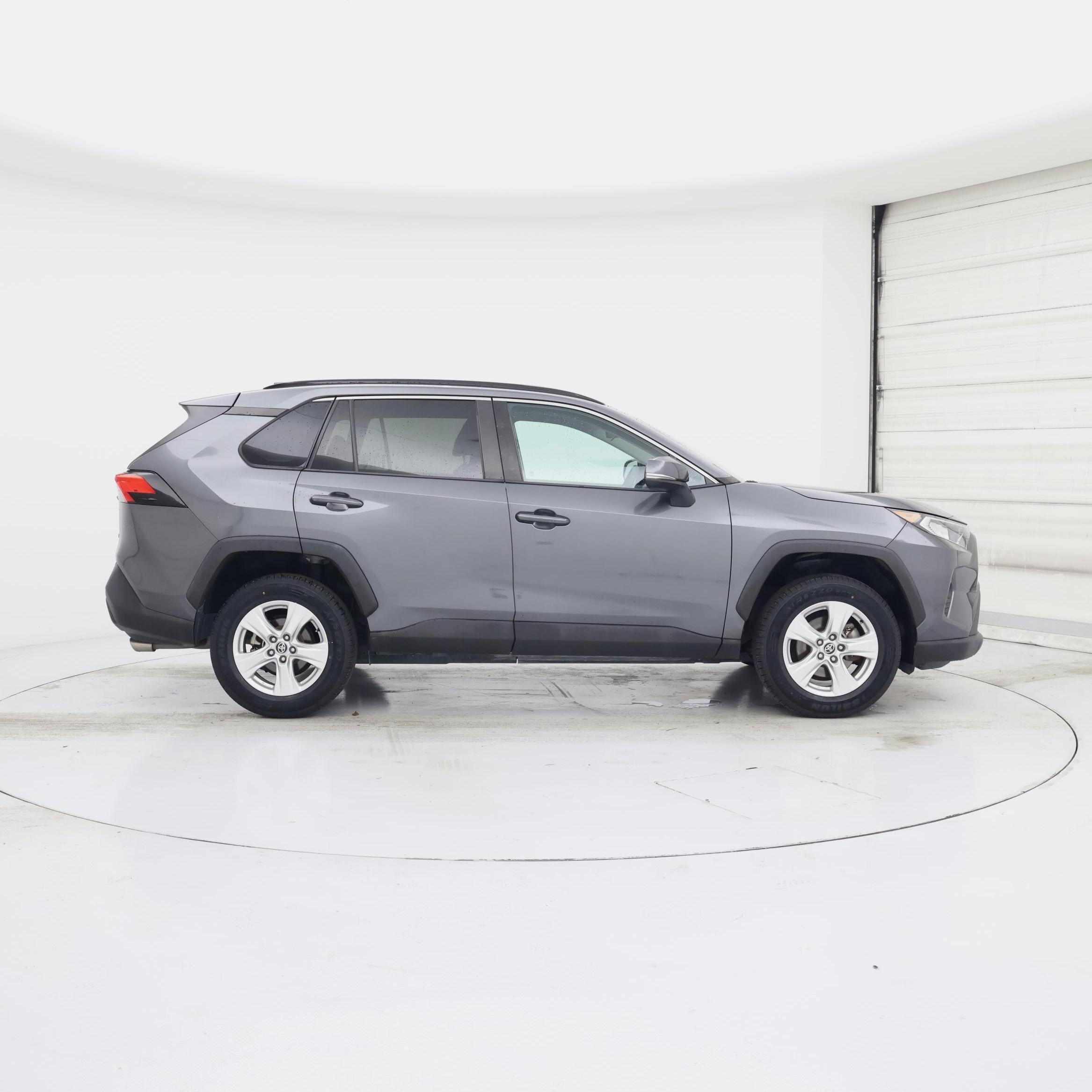 Thumbnail: 2021 Toyota RAV4 - 7