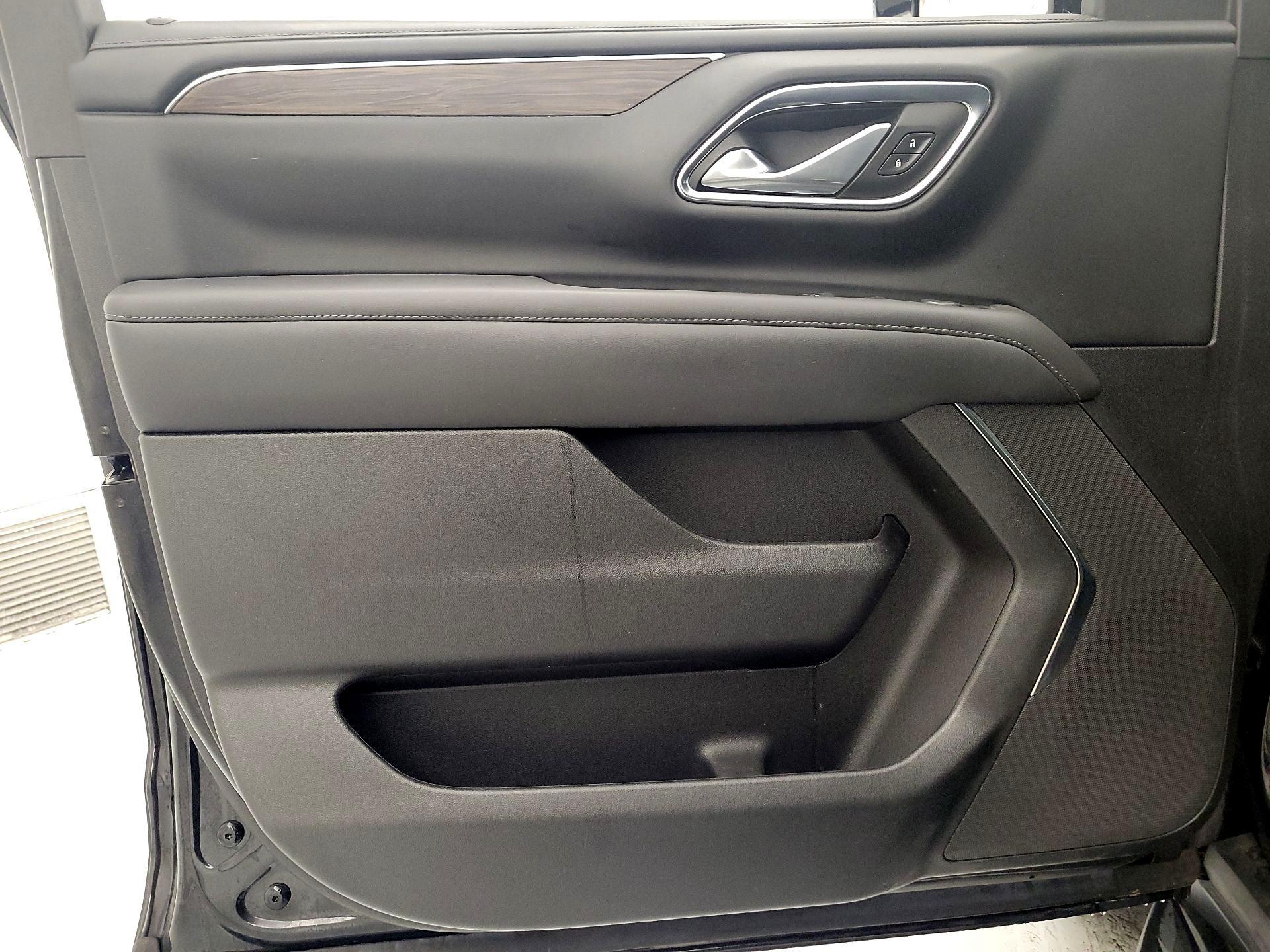 Thumbnail: 2023 Chevrolet Suburban - 12