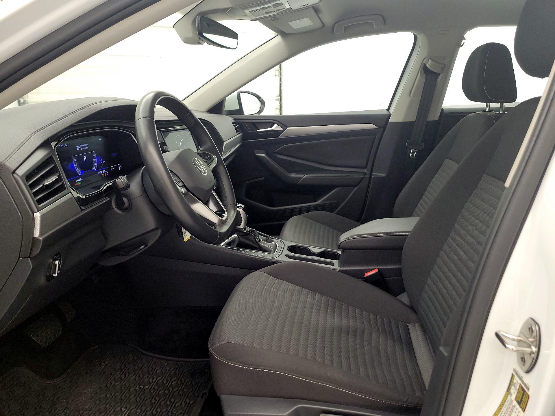 Thumbnail: 2024 Volkswagen Jetta - 11