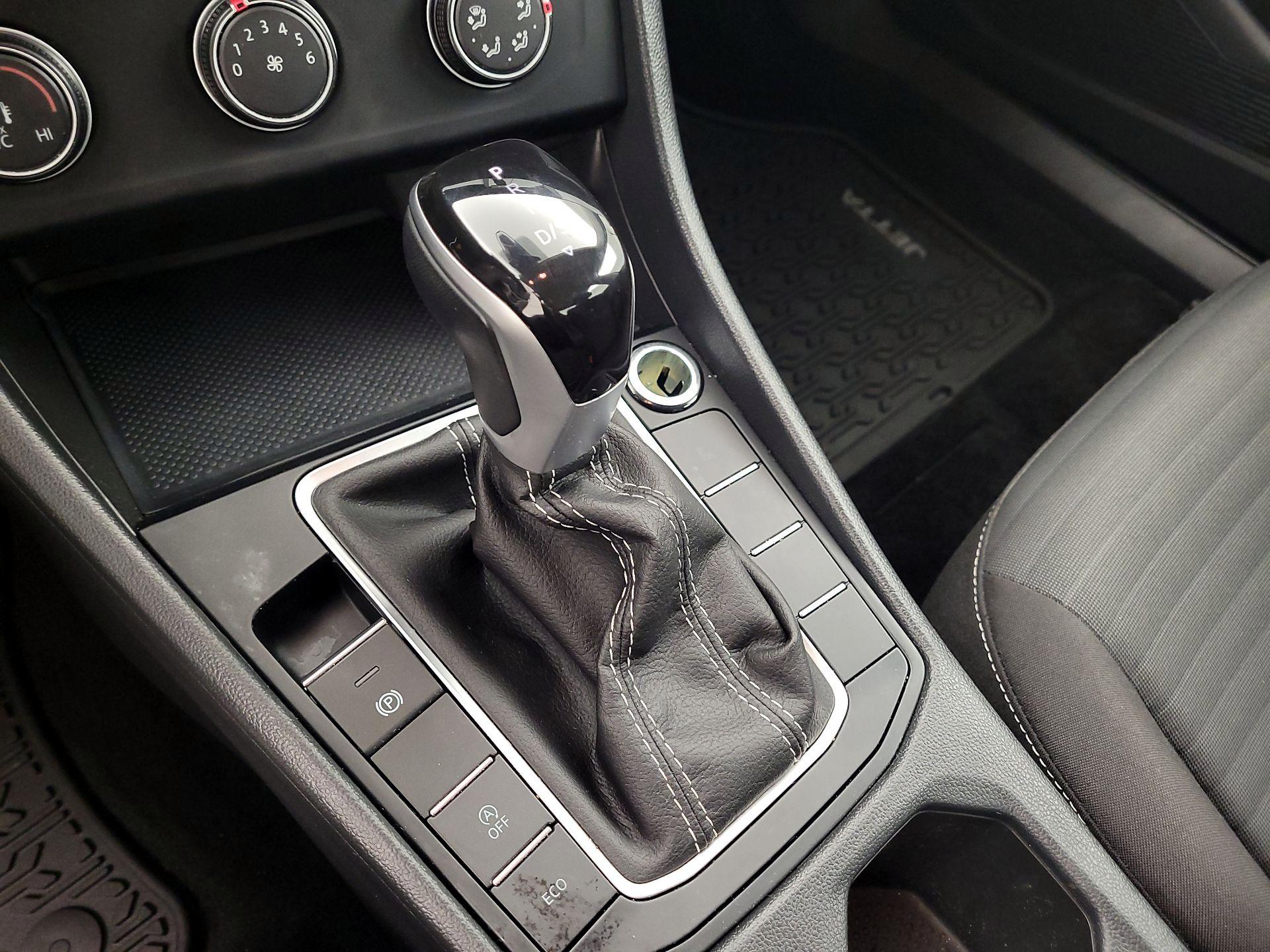 Thumbnail: 2024 Volkswagen Jetta - 17