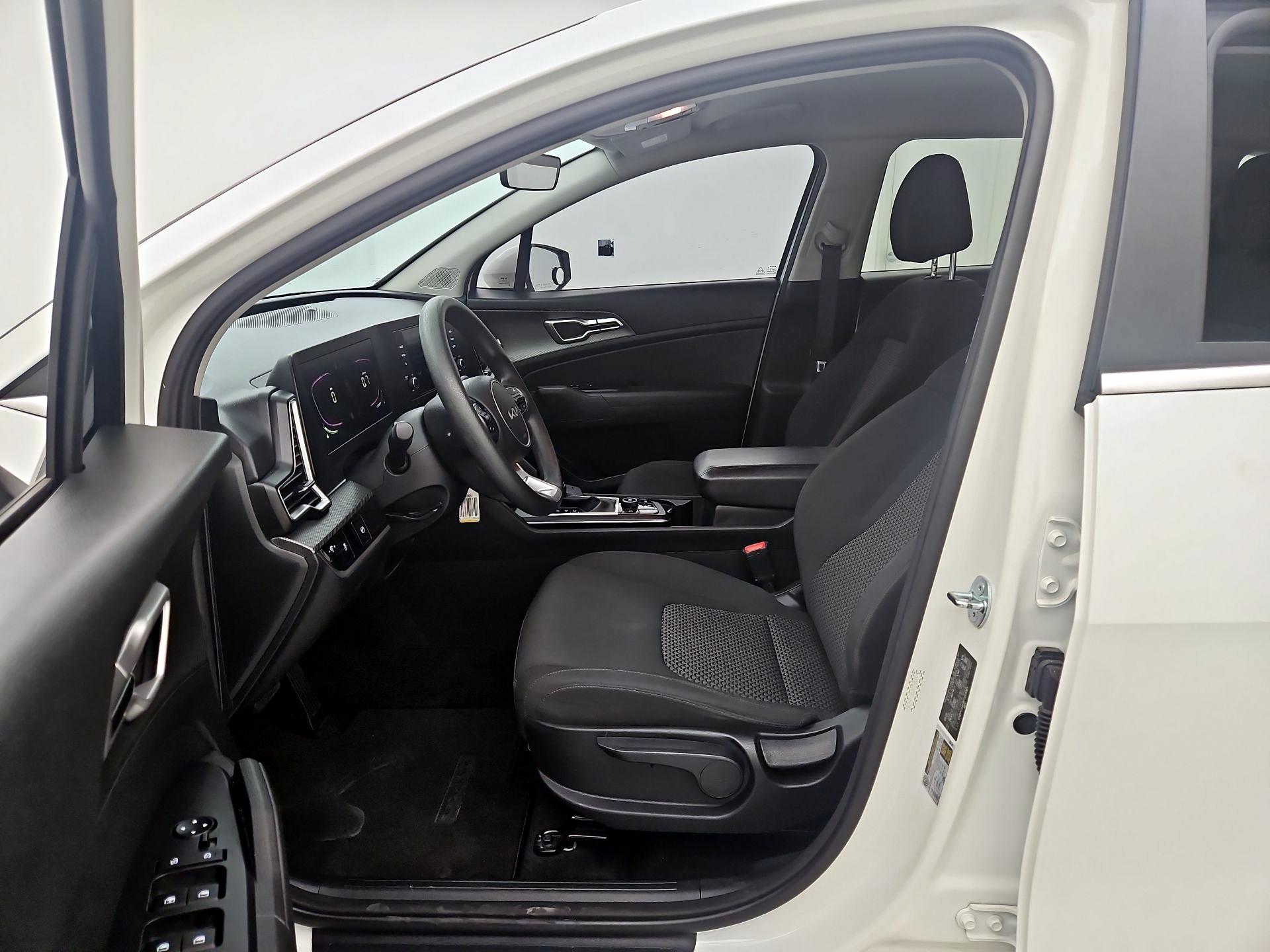 Thumbnail: 2023 Kia Sportage - 11