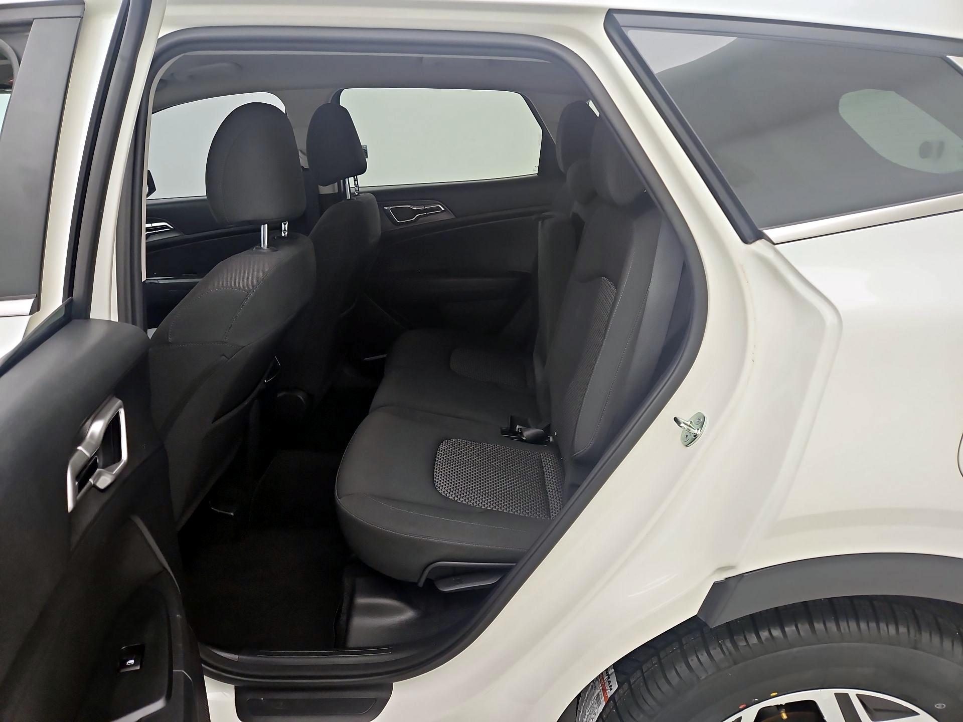 Thumbnail: 2023 Kia Sportage - 19