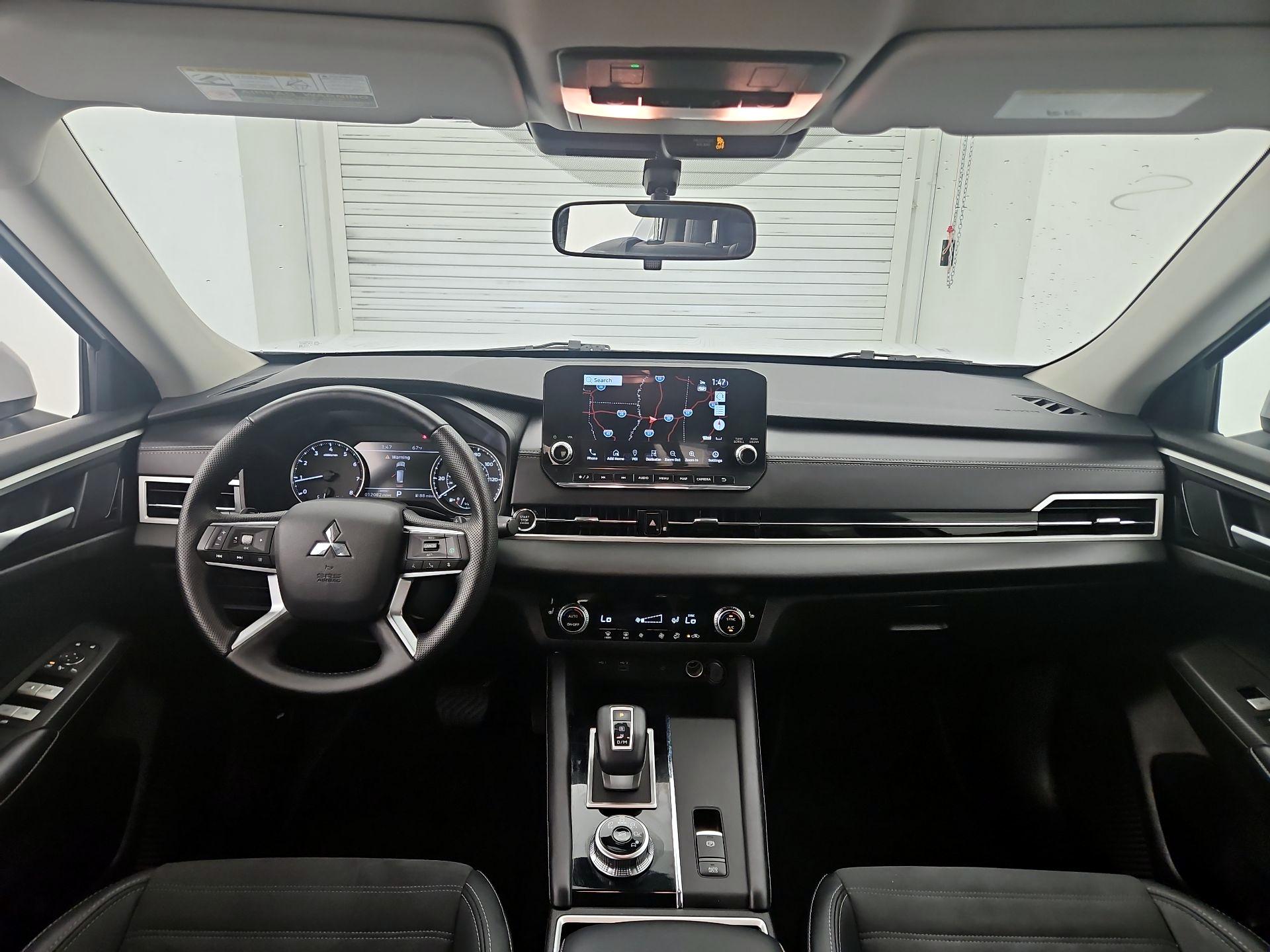 Thumbnail: 2024 Mitsubishi Outlander - 9