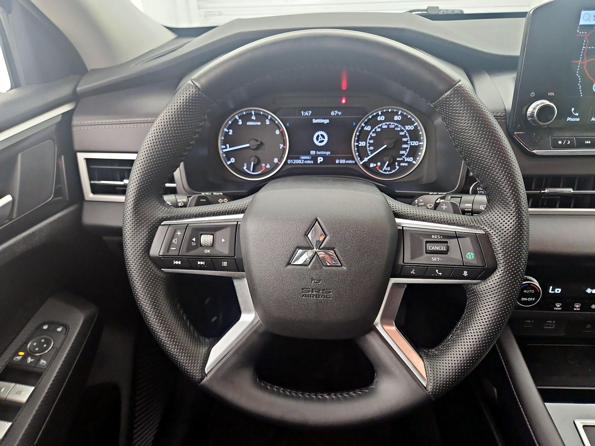 Thumbnail: 2024 Mitsubishi Outlander - 10