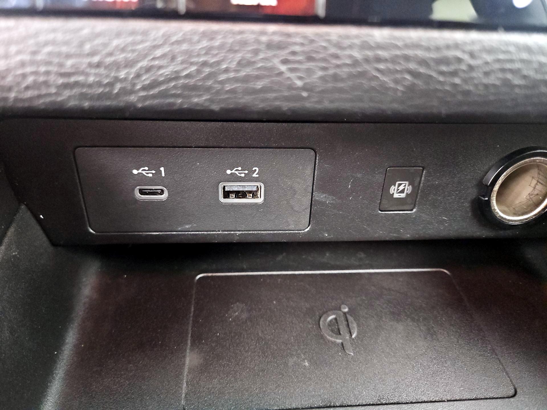 Thumbnail: 2024 Mitsubishi Outlander - 19