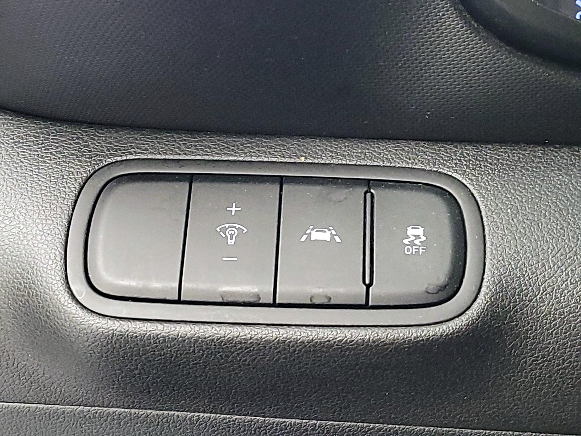 Thumbnail: 2021 Hyundai Venue - 13