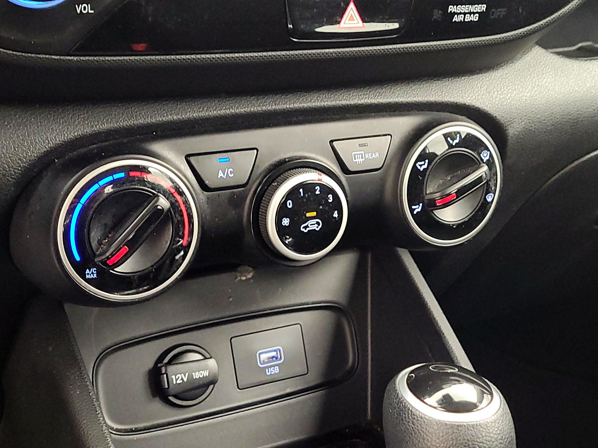 Thumbnail: 2021 Hyundai Venue - 16