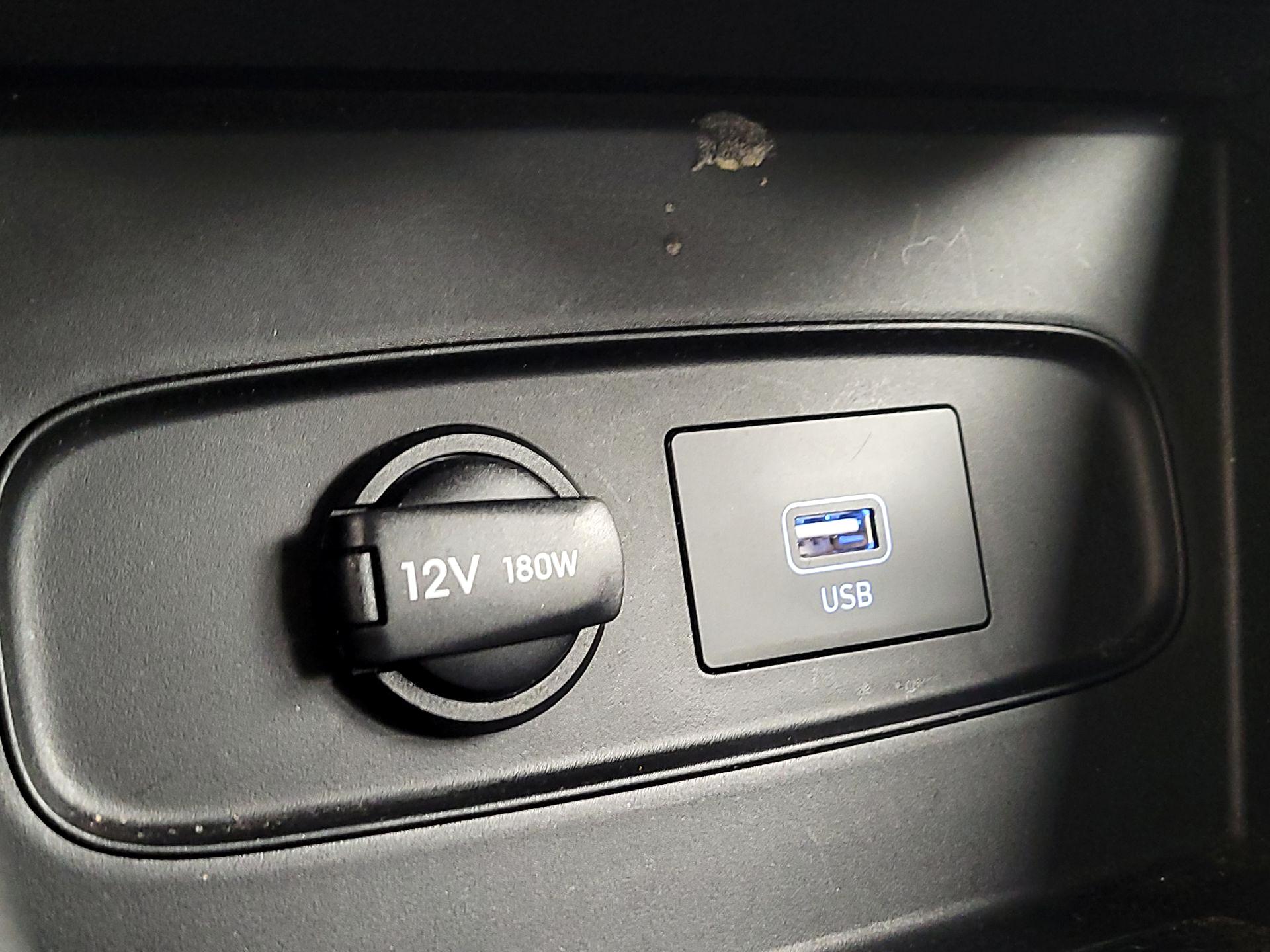 Thumbnail: 2021 Hyundai Venue - 18