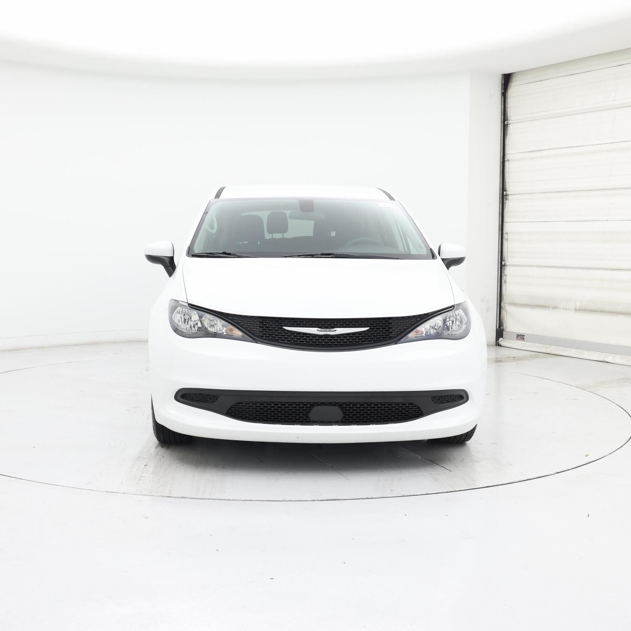 Thumbnail: 2021 Chrysler Voyager - 5