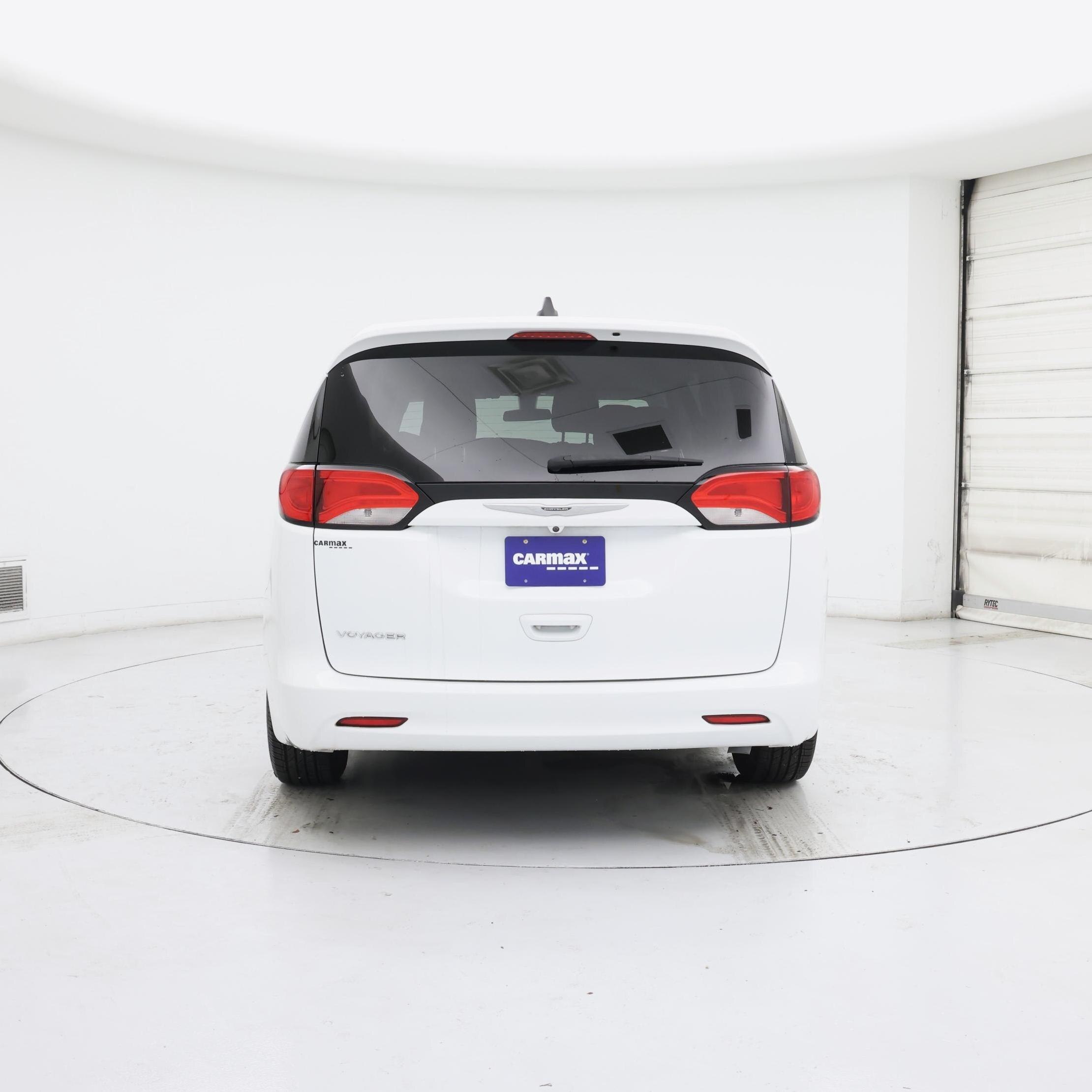 Thumbnail: 2021 Chrysler Voyager - 6