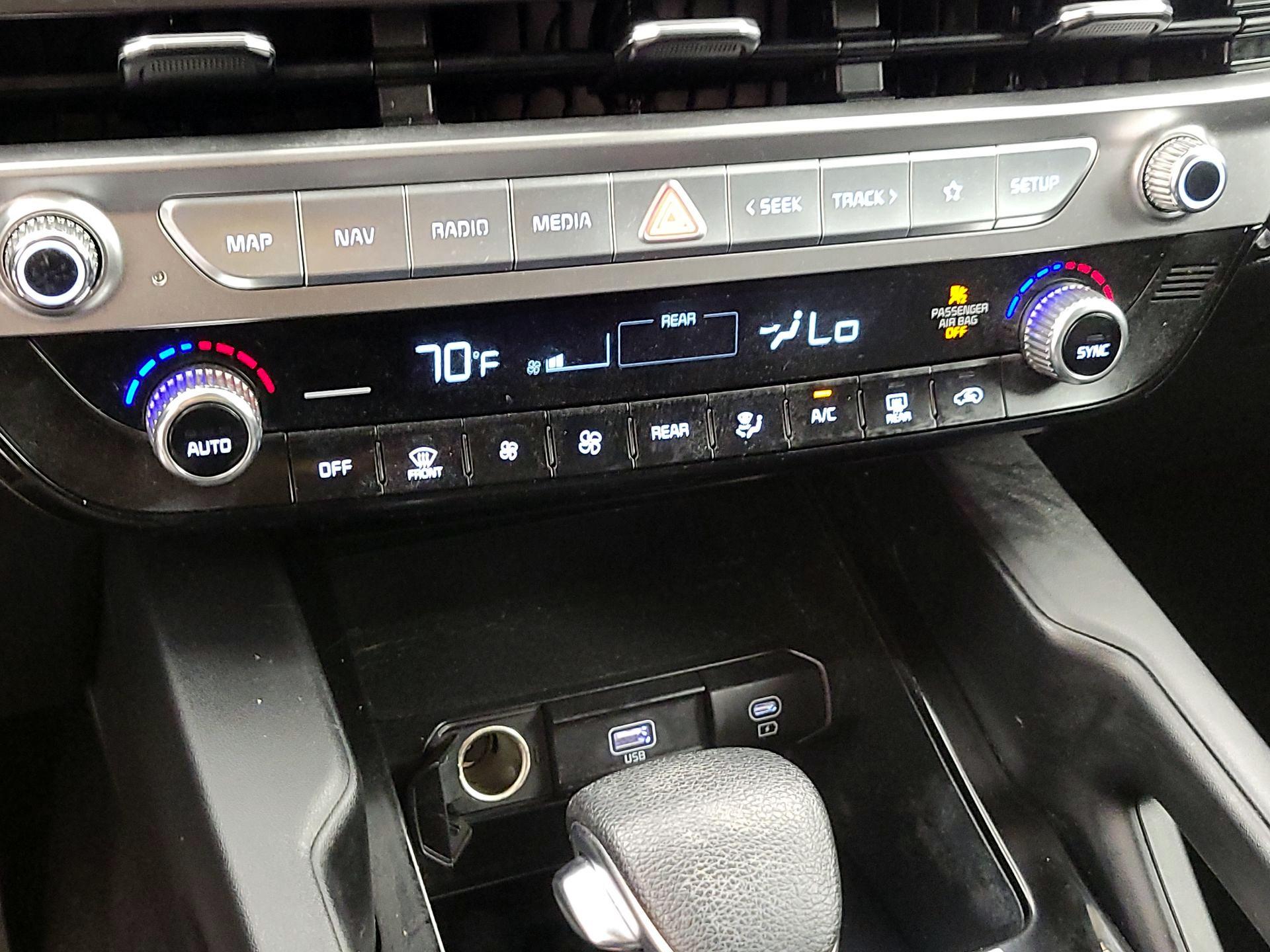 Thumbnail: 2024 Kia Telluride - 16