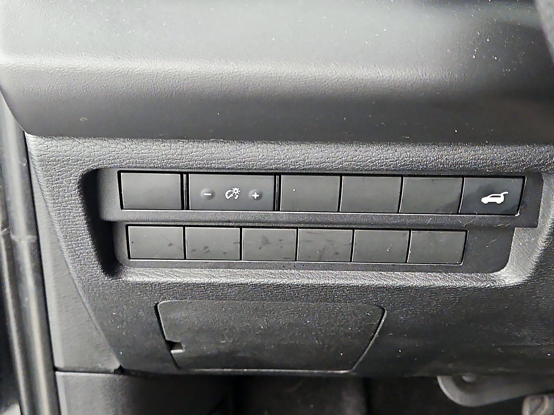 Thumbnail: 2022 Mitsubishi Outlander - 13