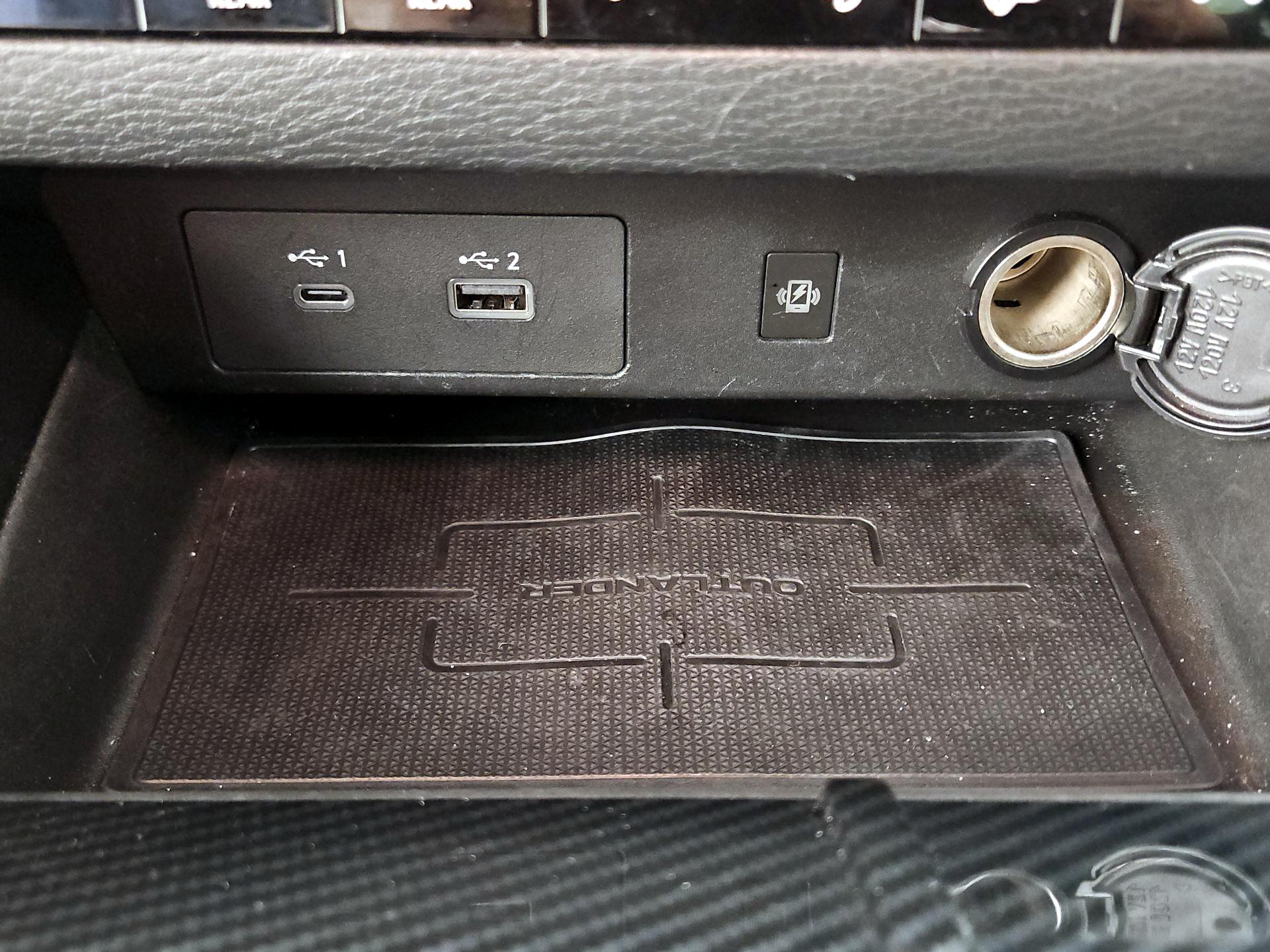 Thumbnail: 2022 Mitsubishi Outlander - 19