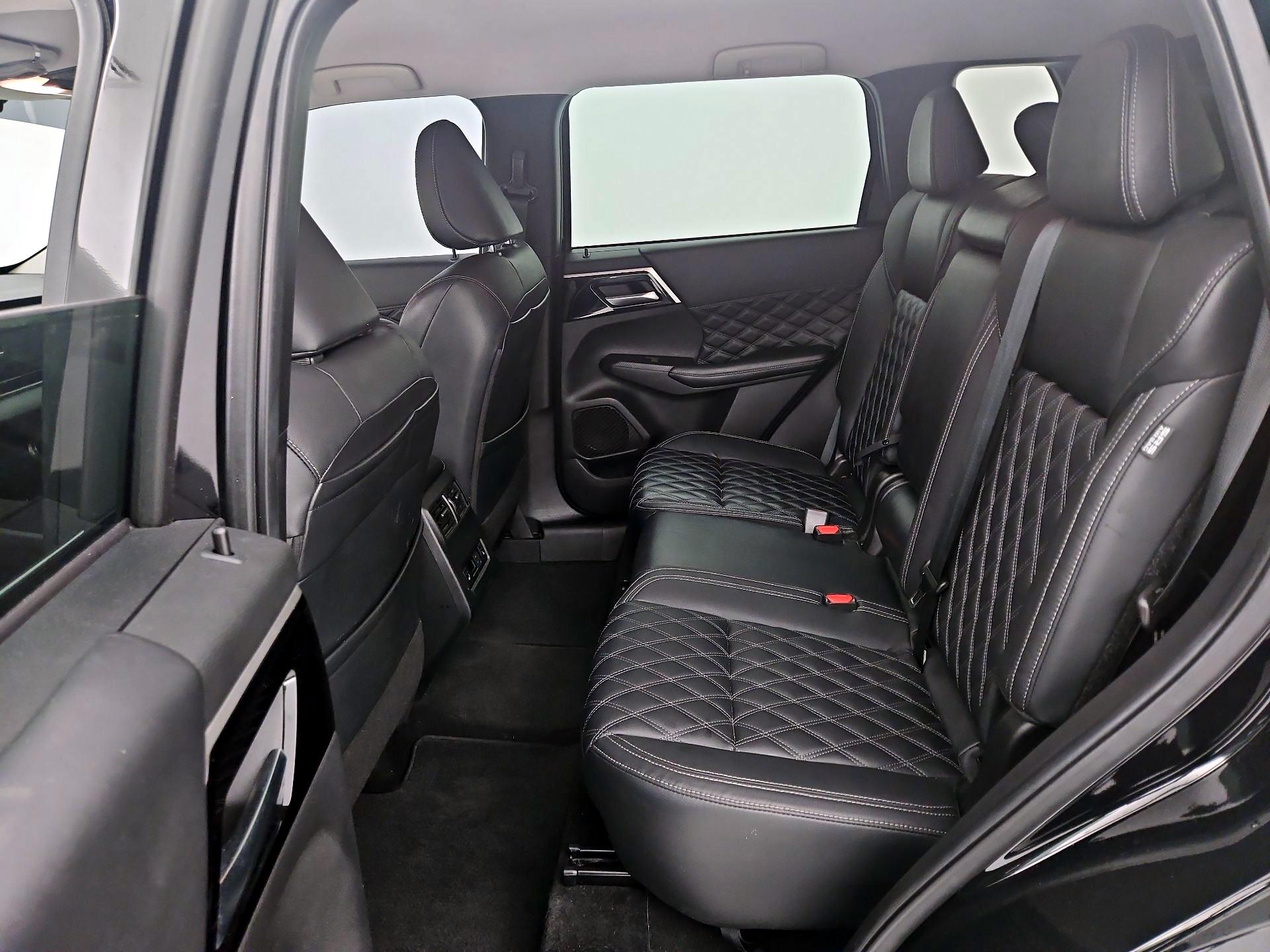 Thumbnail: 2022 Mitsubishi Outlander - 20