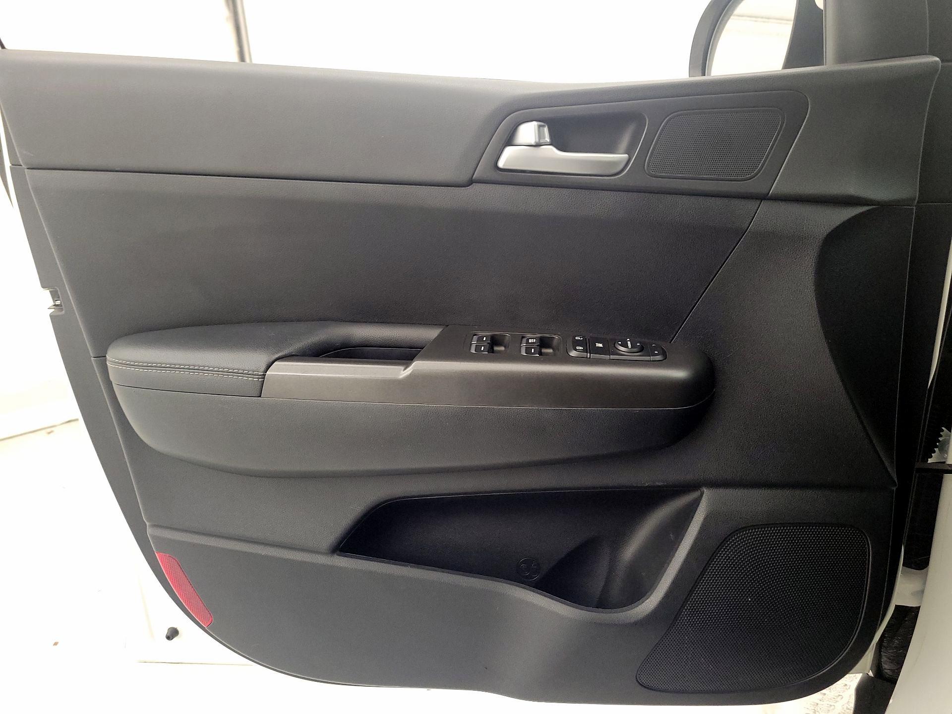 Thumbnail: 2021 Kia Sportage - 12