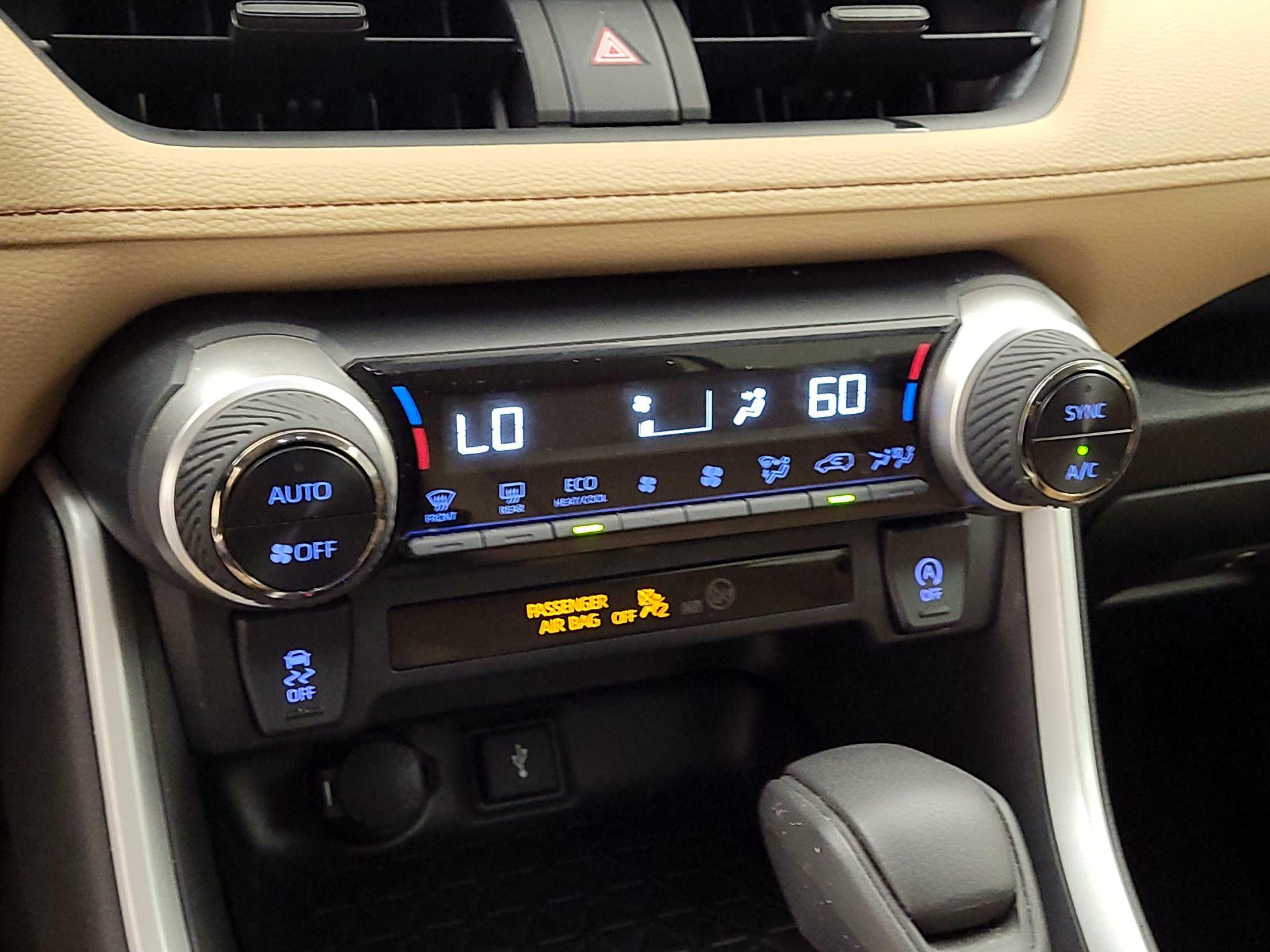 Thumbnail: 2022 Toyota RAV4 - 16