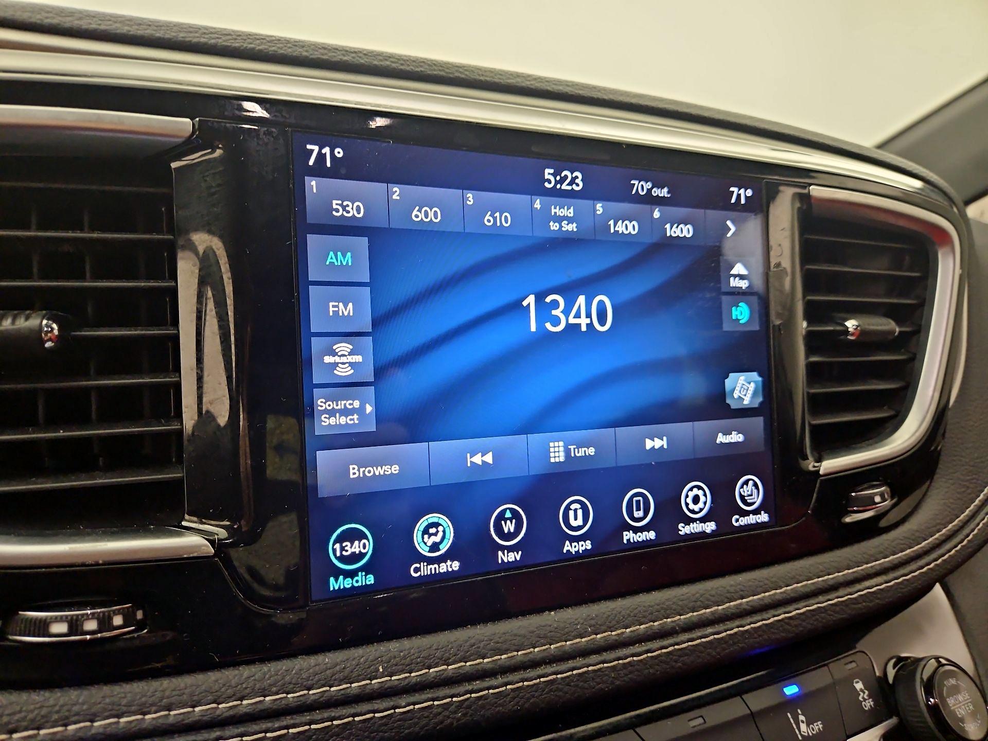 Thumbnail: 2020 Chrysler Pacifica - 16