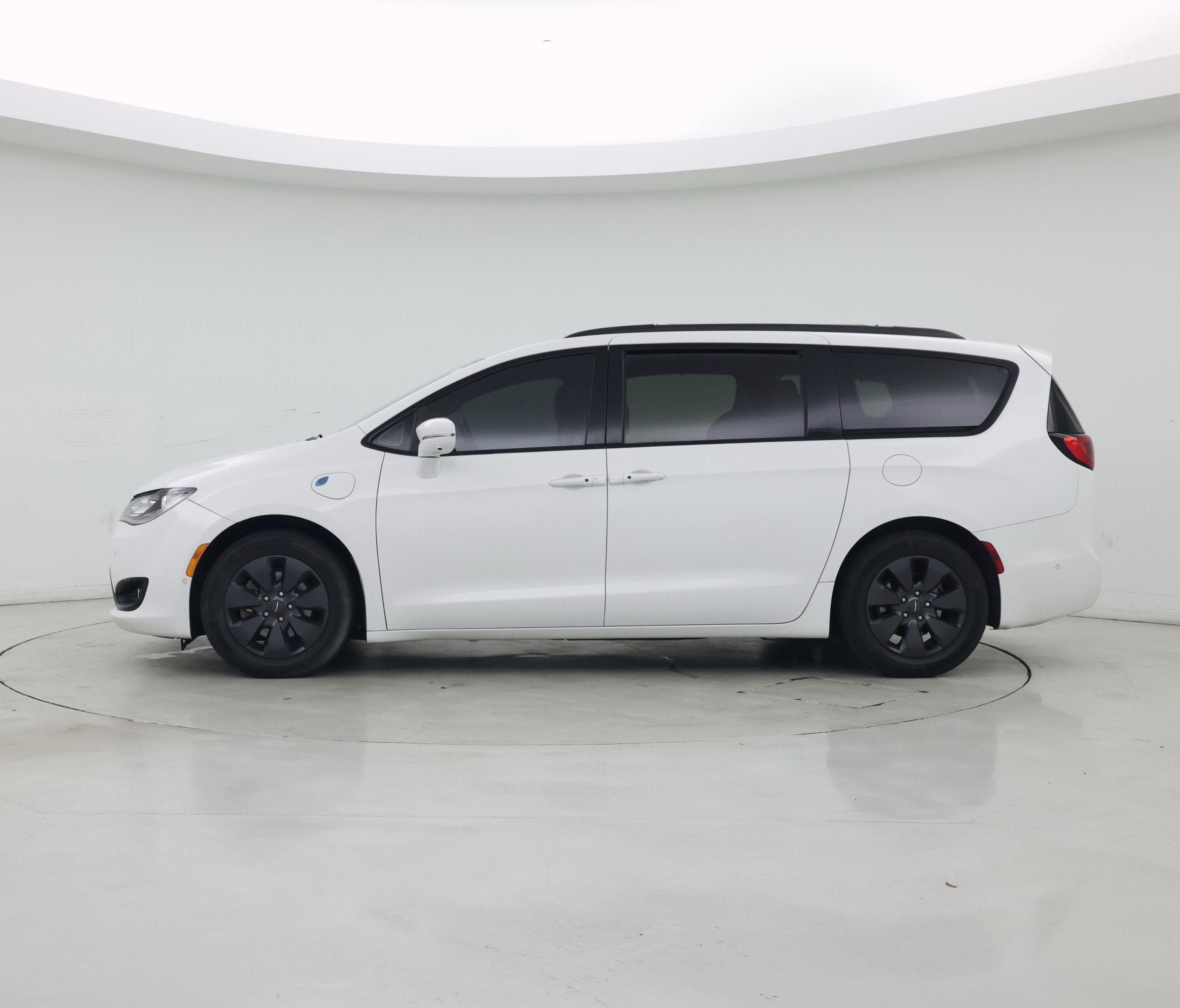 Thumbnail: 2020 Chrysler Pacifica - 3